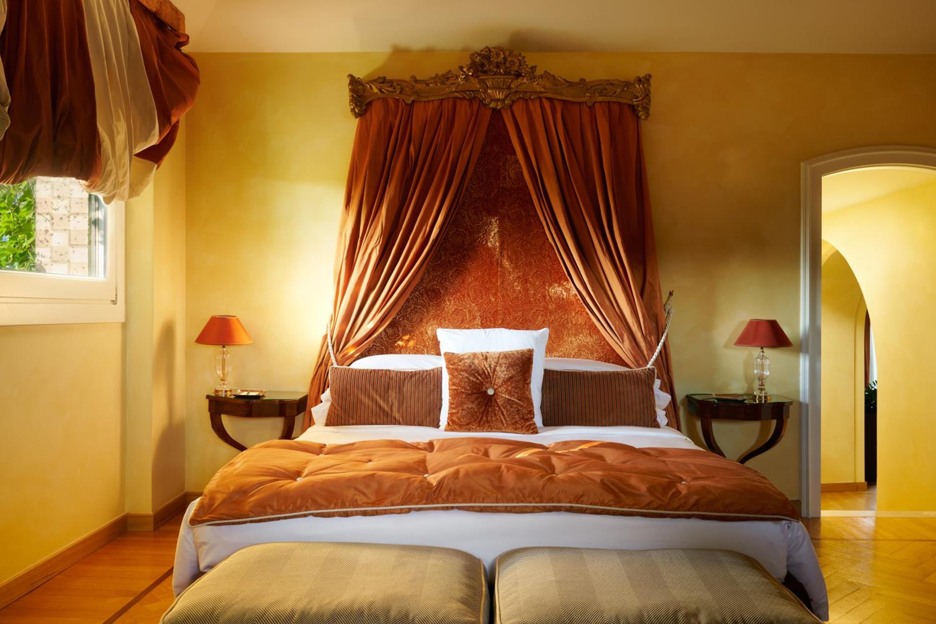 Executive Suite - Photo 2