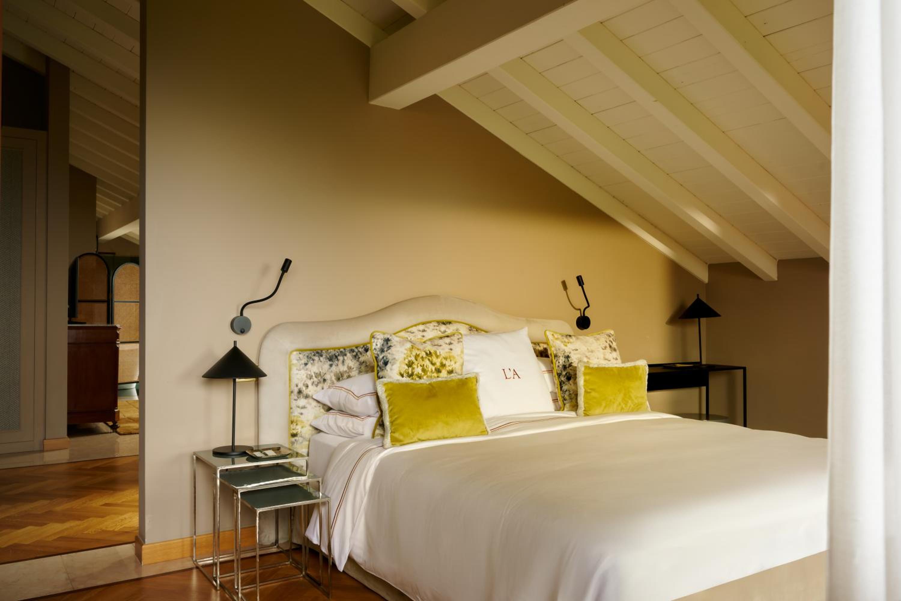 Deluxe Junior Suite - Photo 5