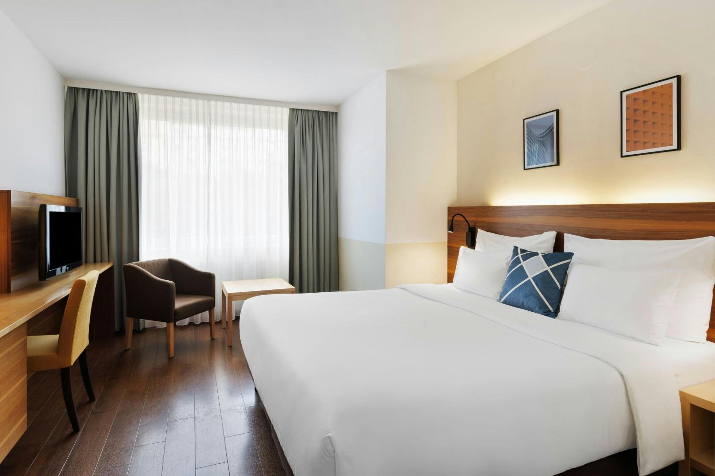 Standard King Room