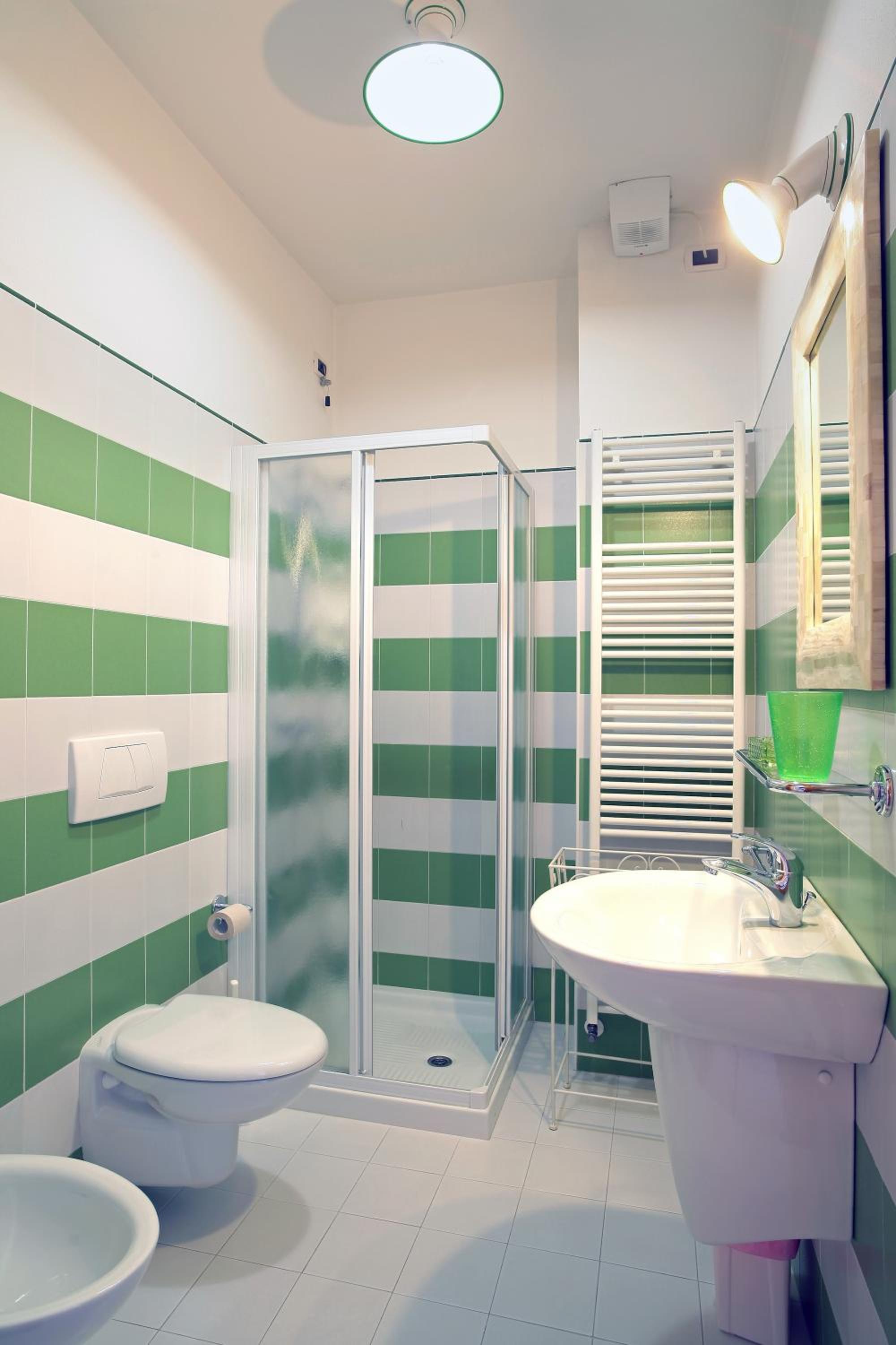 Single Room with Private Bathroom photo 2