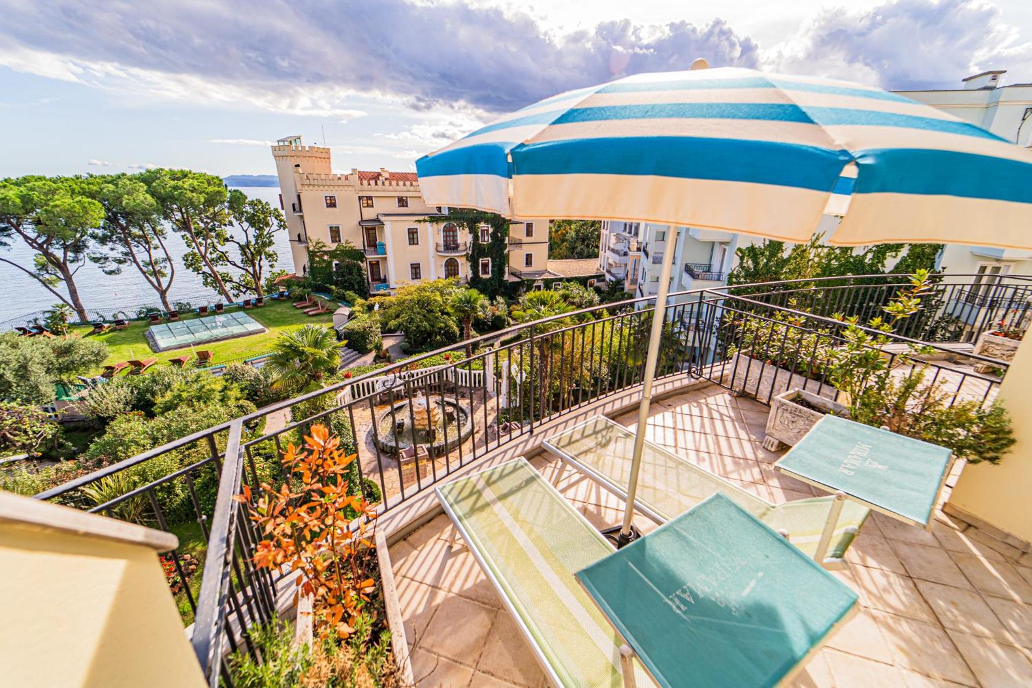 Deluxe Double or Twin Room with Sea View