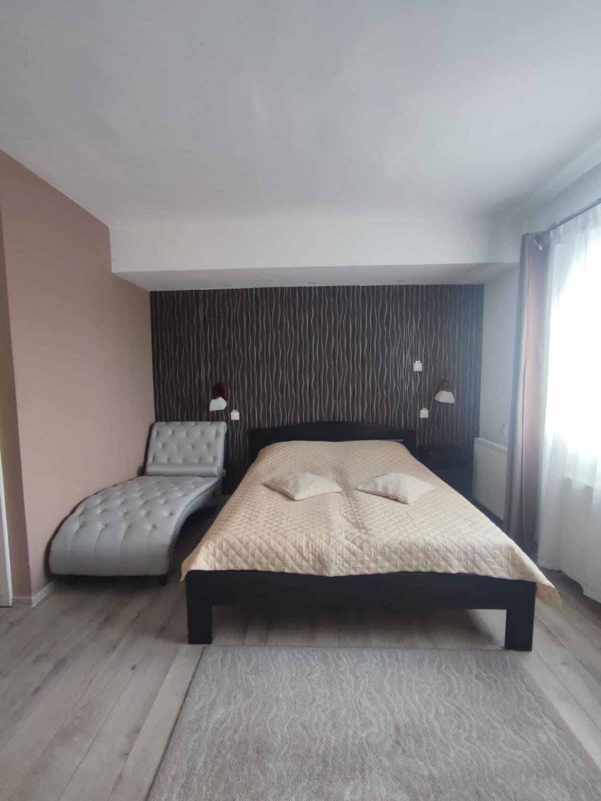 Triple Room - Photo 11