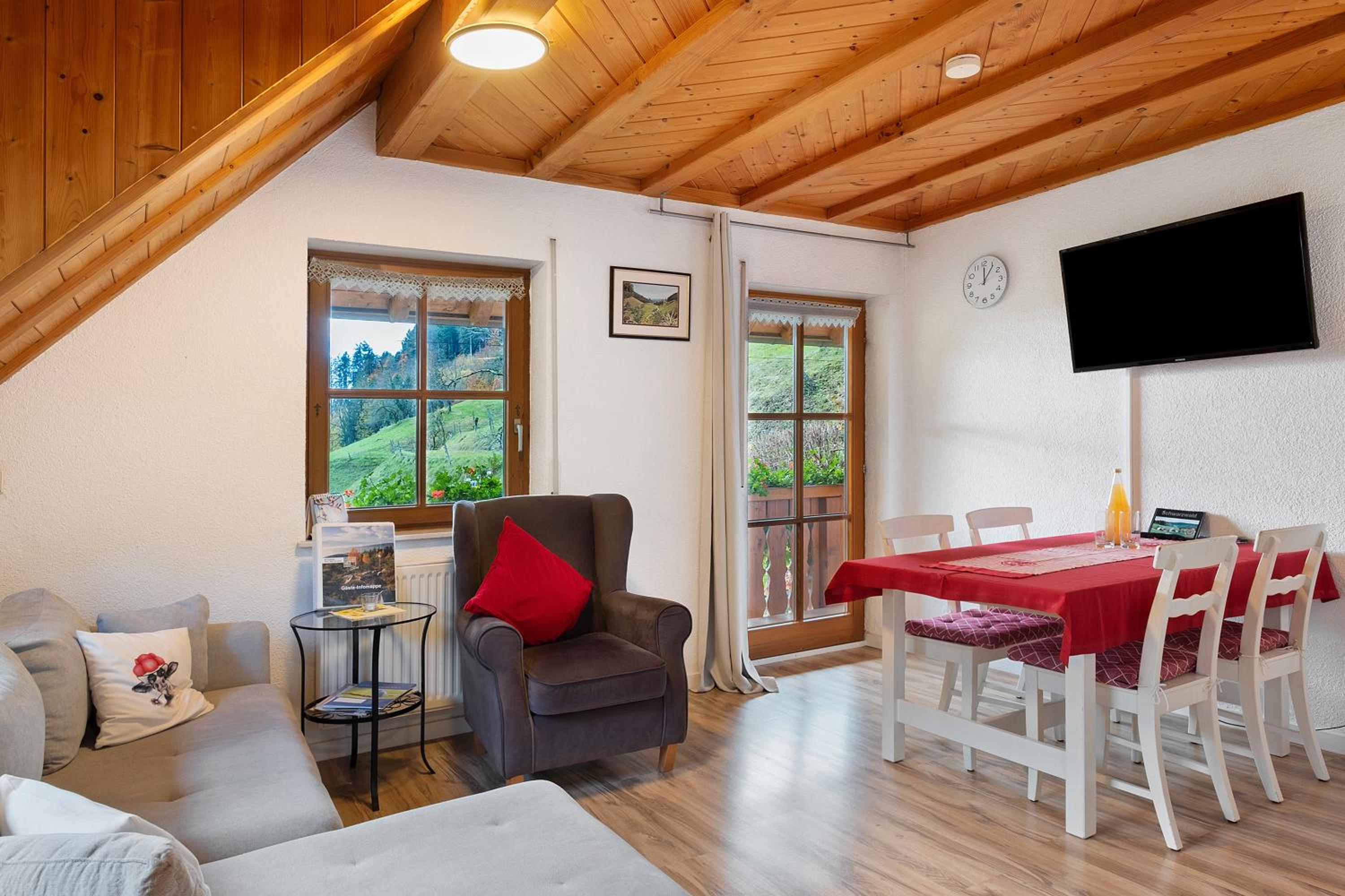 Two-Bedroom Deluxe Apartment with Garden View