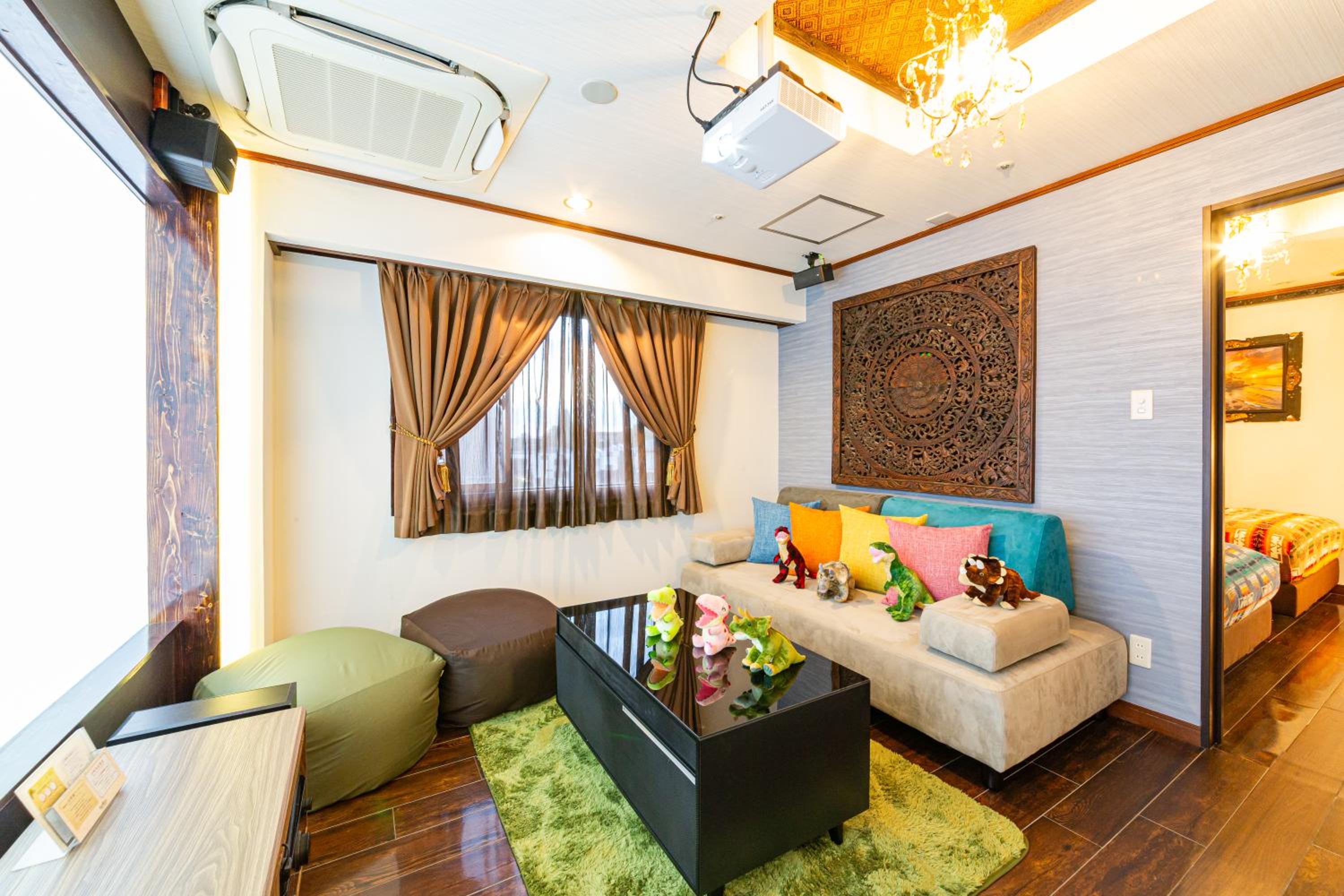 Connecting Rooms with a 120-inch Projector - Photo 4