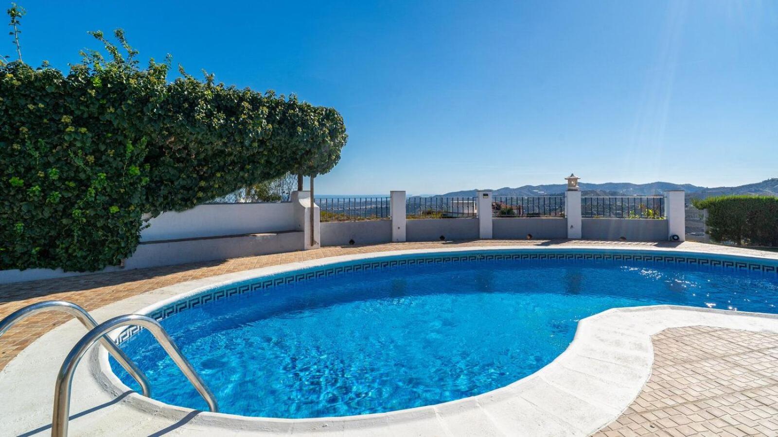 Villa photo 3