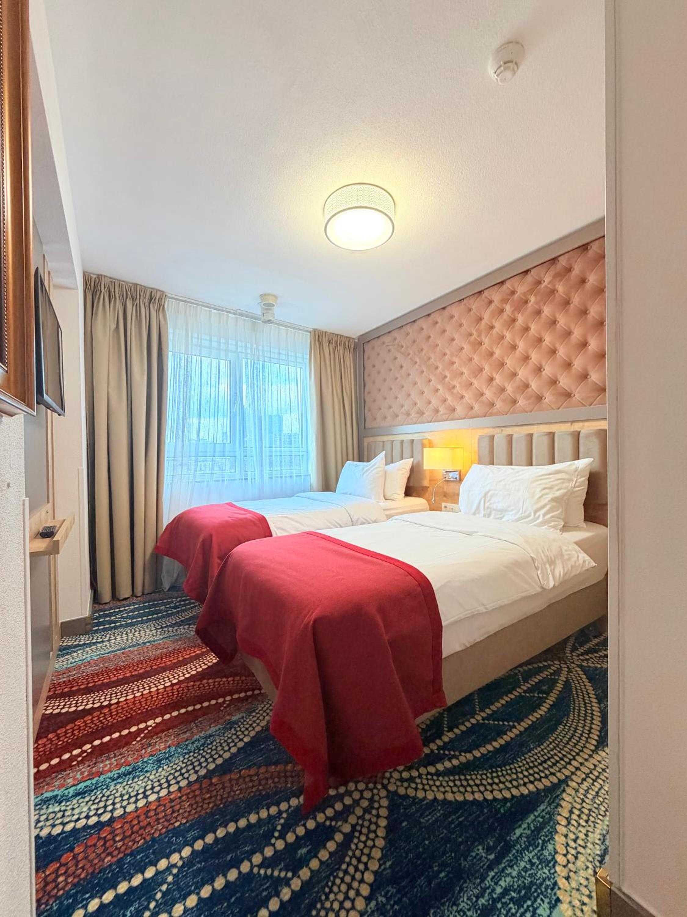 Quintuple Room - Photo 5