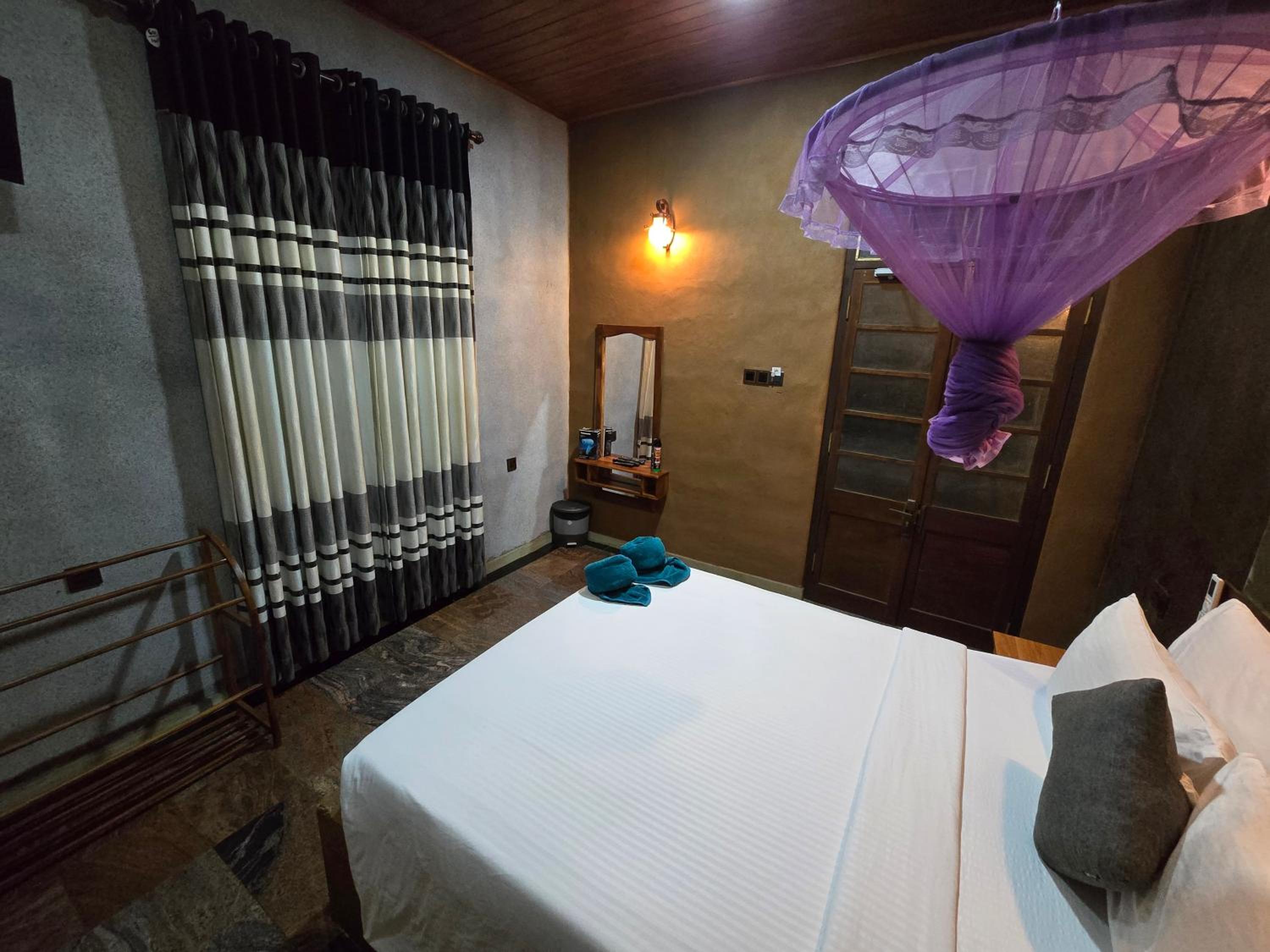 Deluxe Double Room (2 Adults + 1 Child) photo 3
