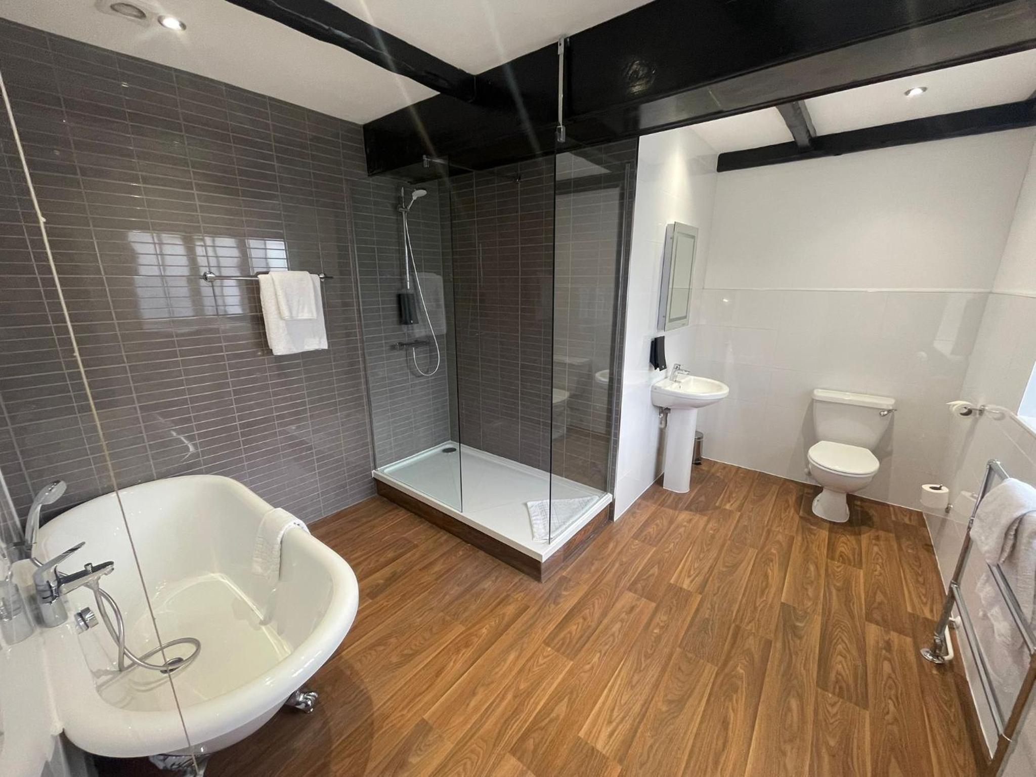 Queen Suite