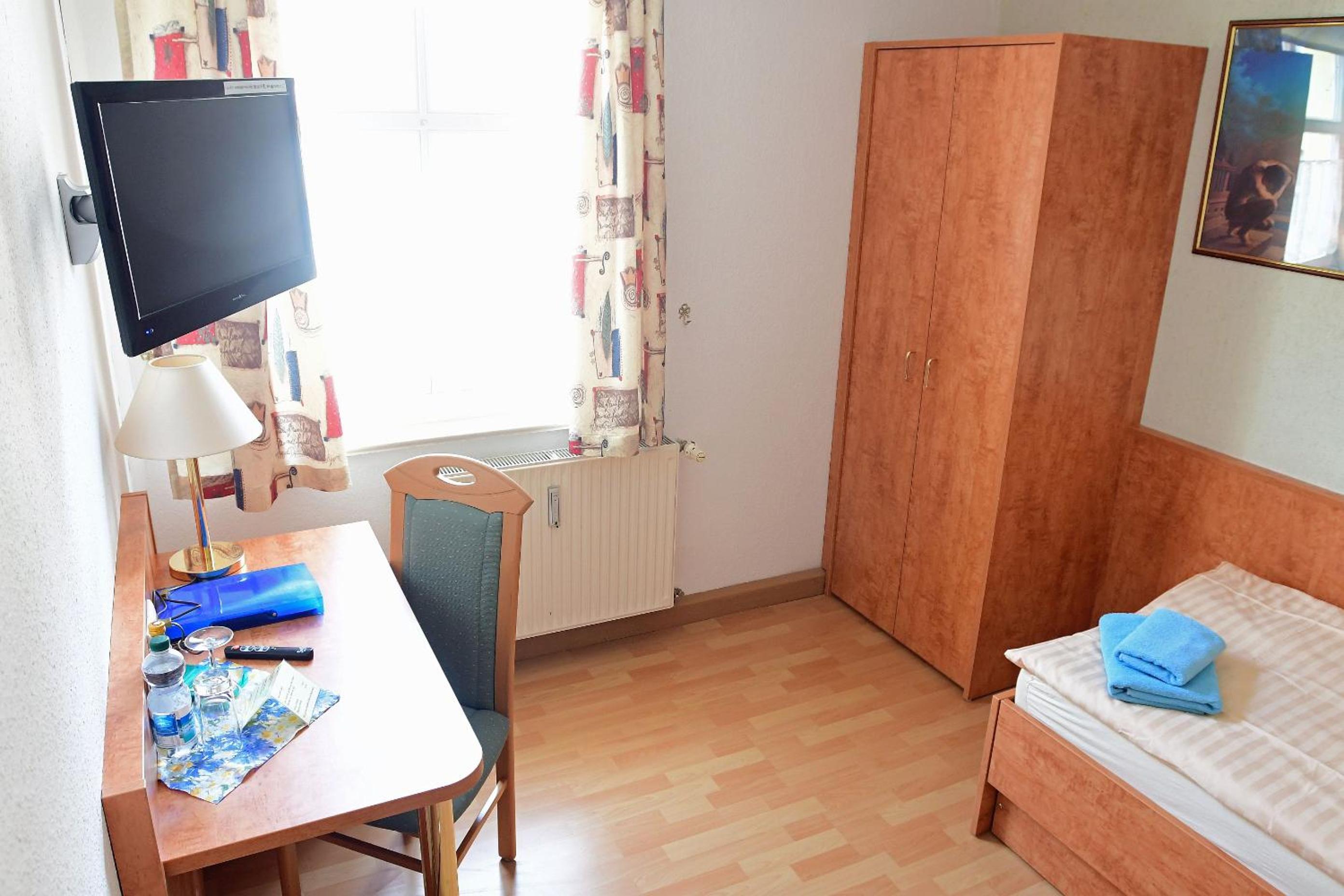 Single Room photo 3