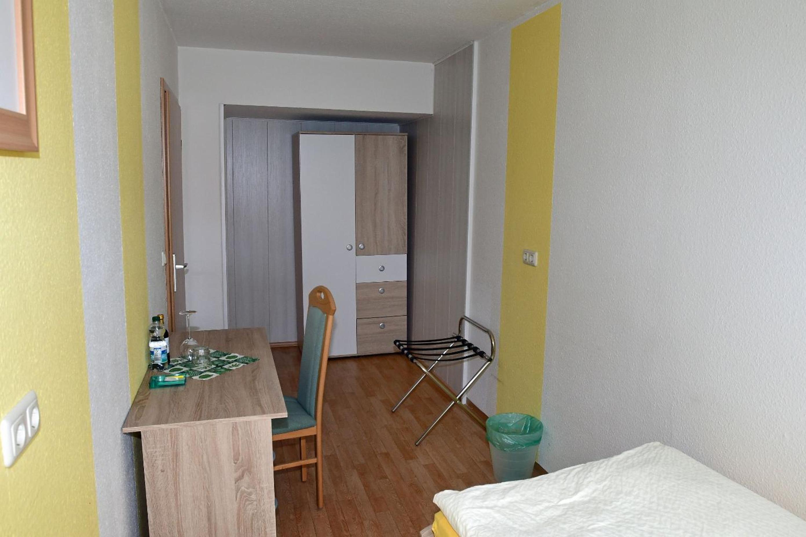 Family Room - Photo 5