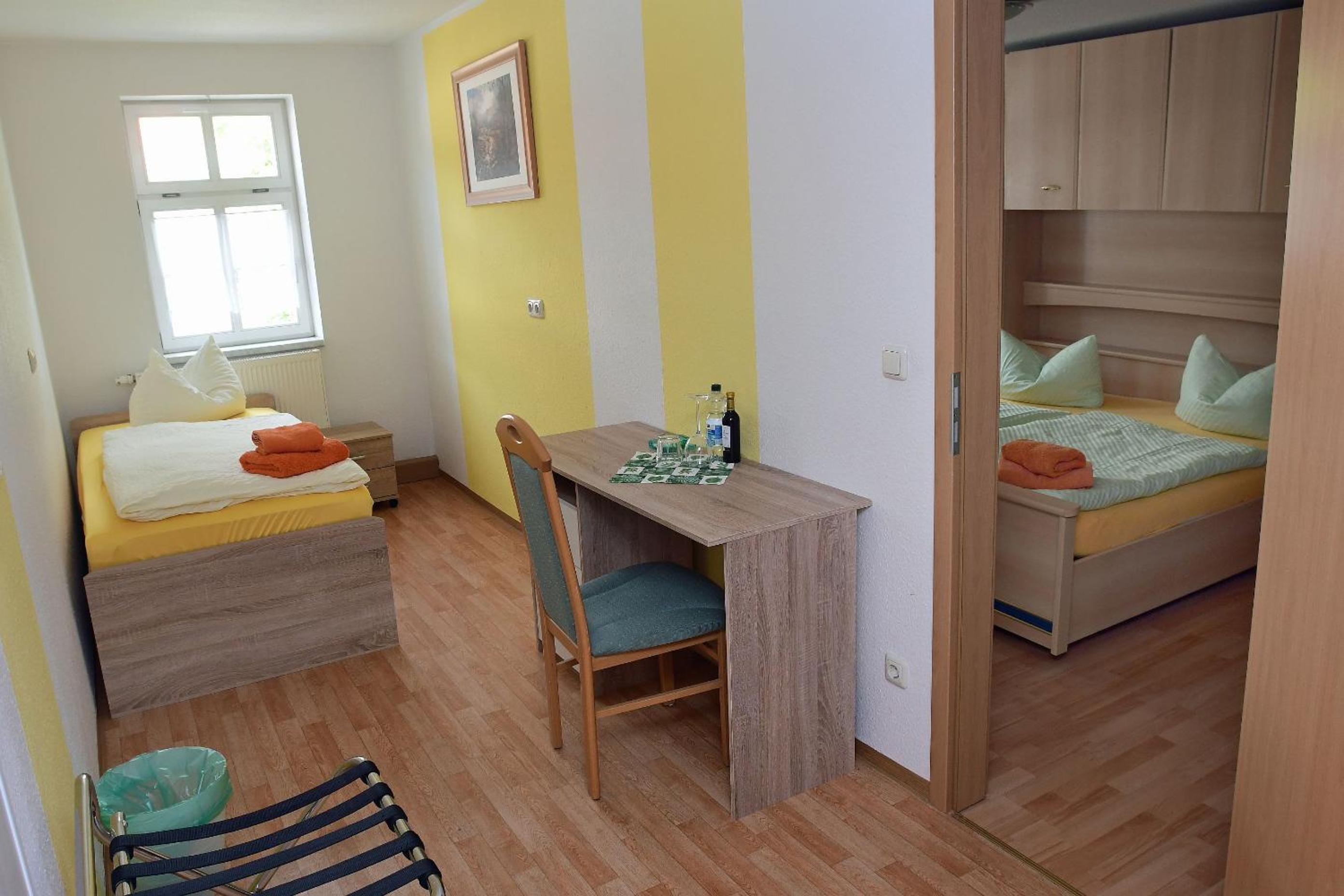 Family Room - Photo 2