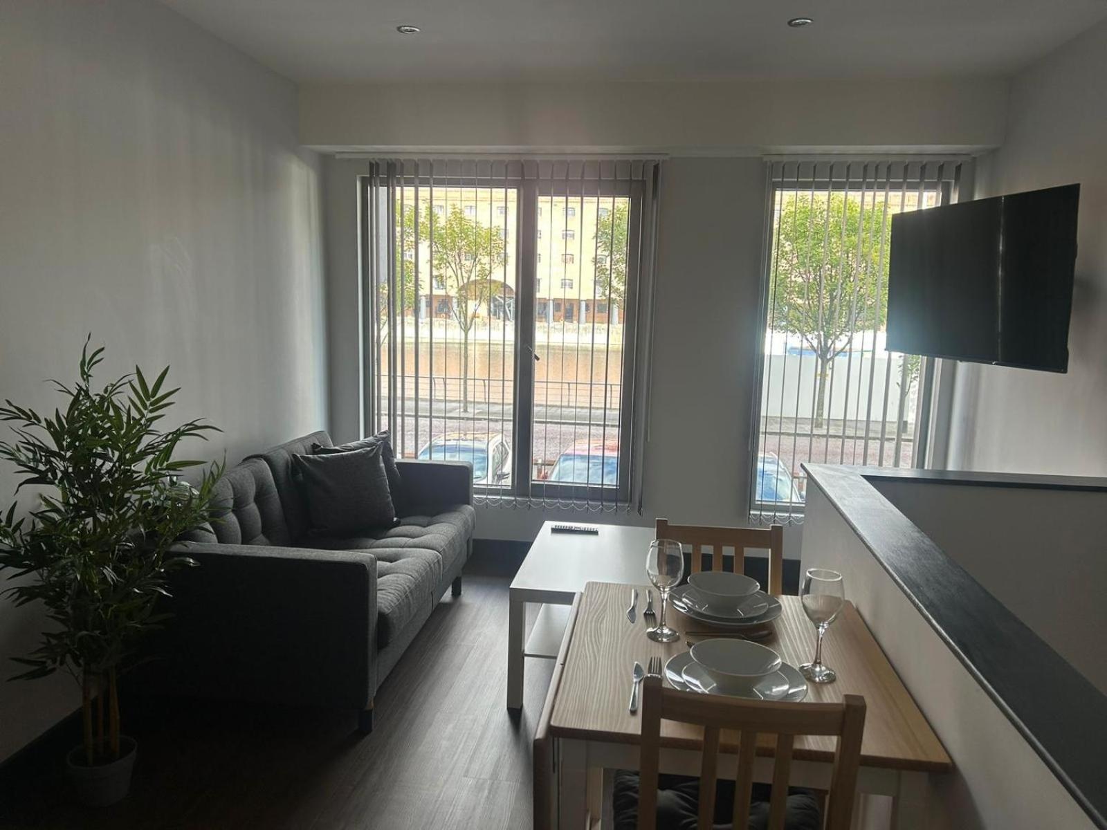 Double Studio Apartment with Kitchen and Walk-In Shower - Non-Smoking - Photo 6
