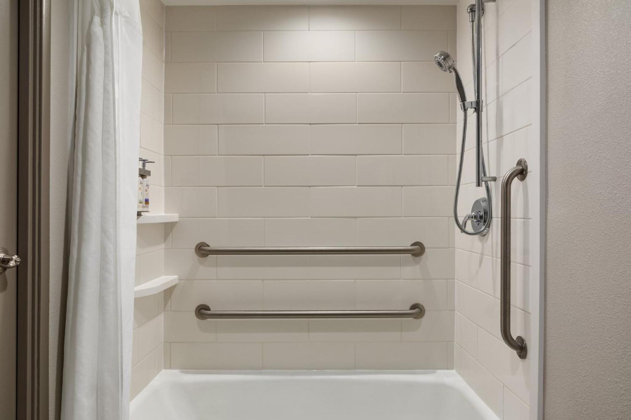 Standard King Room with Mobility Accessible Tub - Photo 2