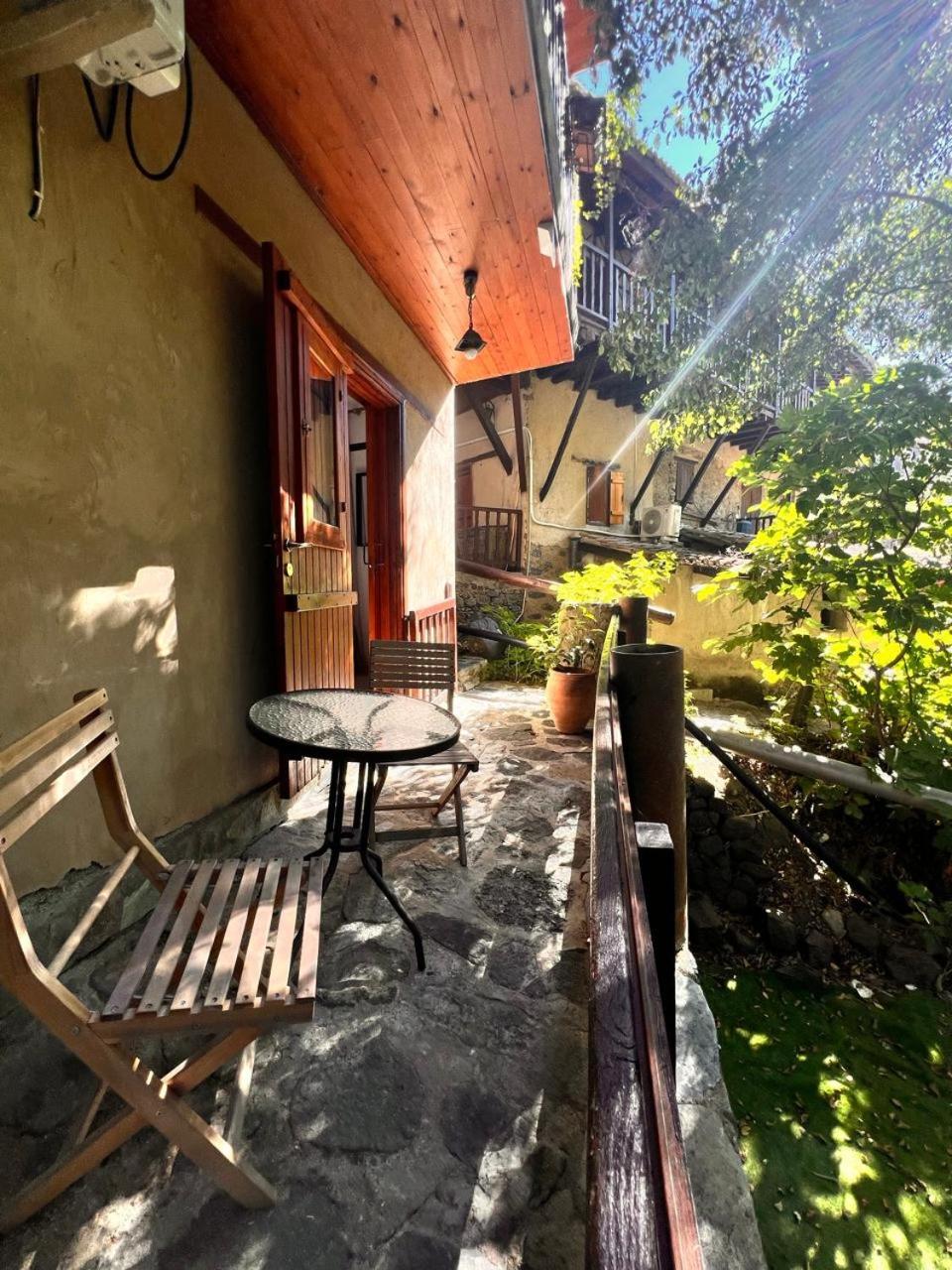 Deluxe Double Room (2 Adults + 1 Child)
