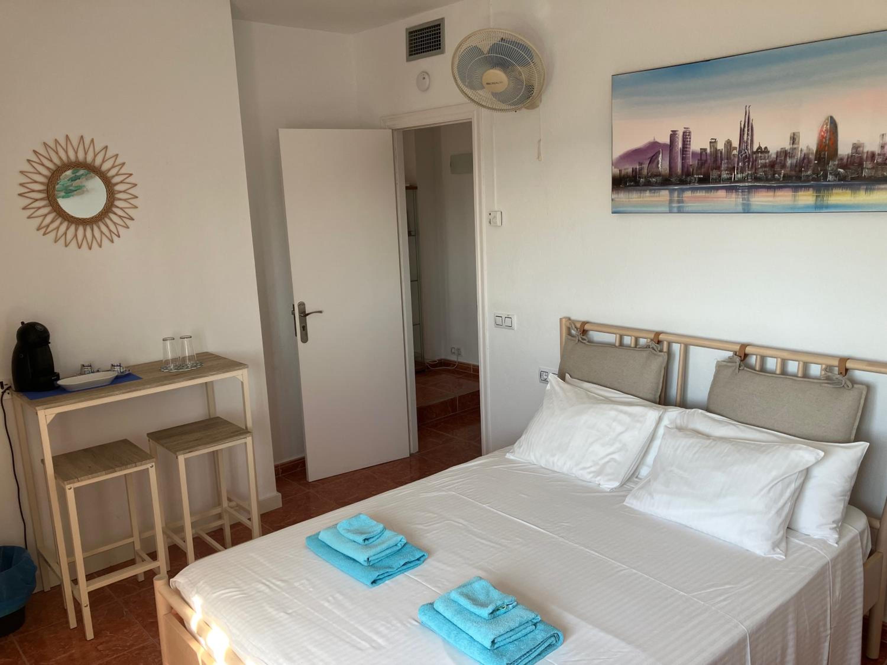 Two-Bedroom Apartment with Mountain View photo 2