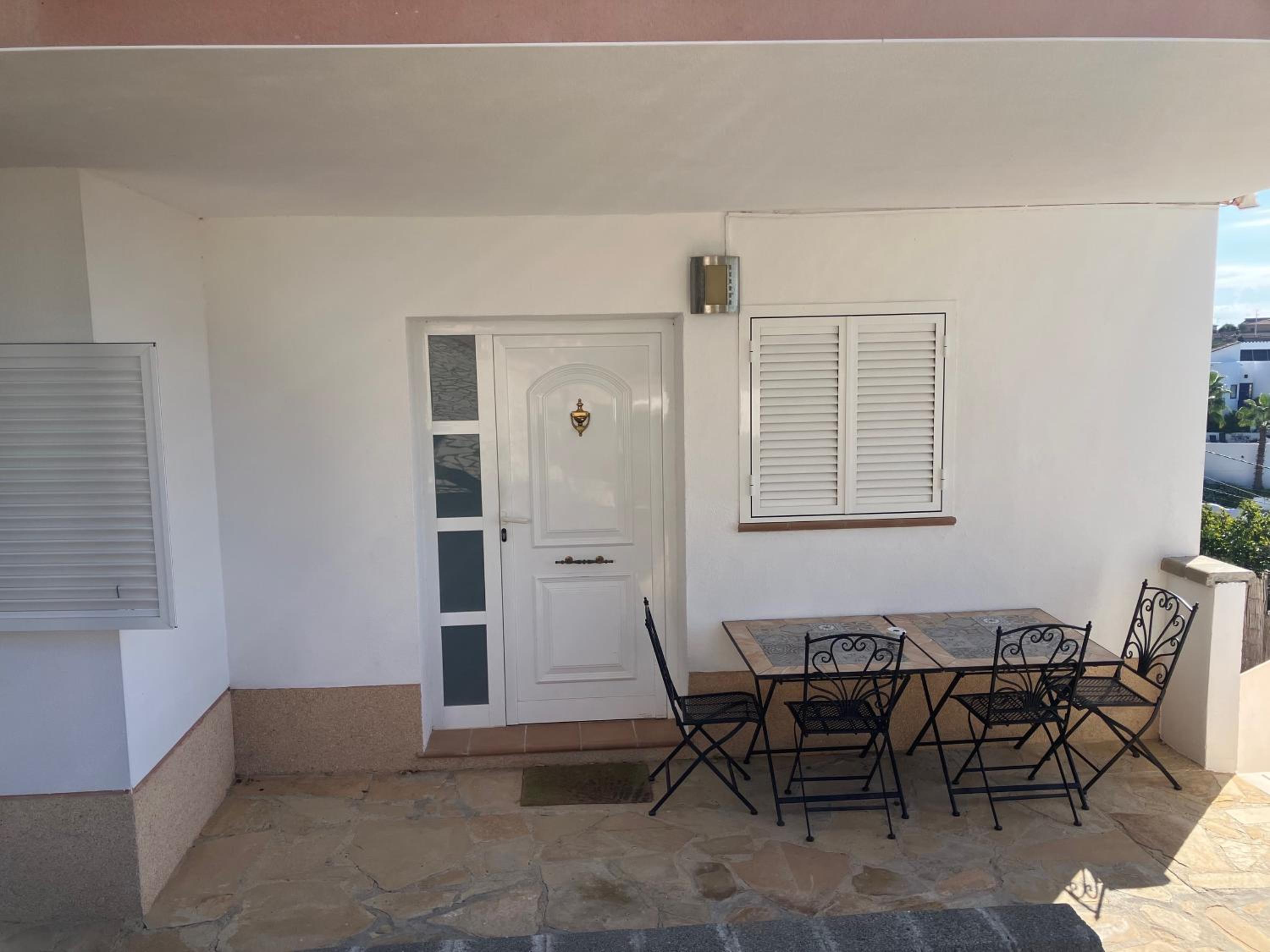 Two-Bedroom Apartment with Mountain View