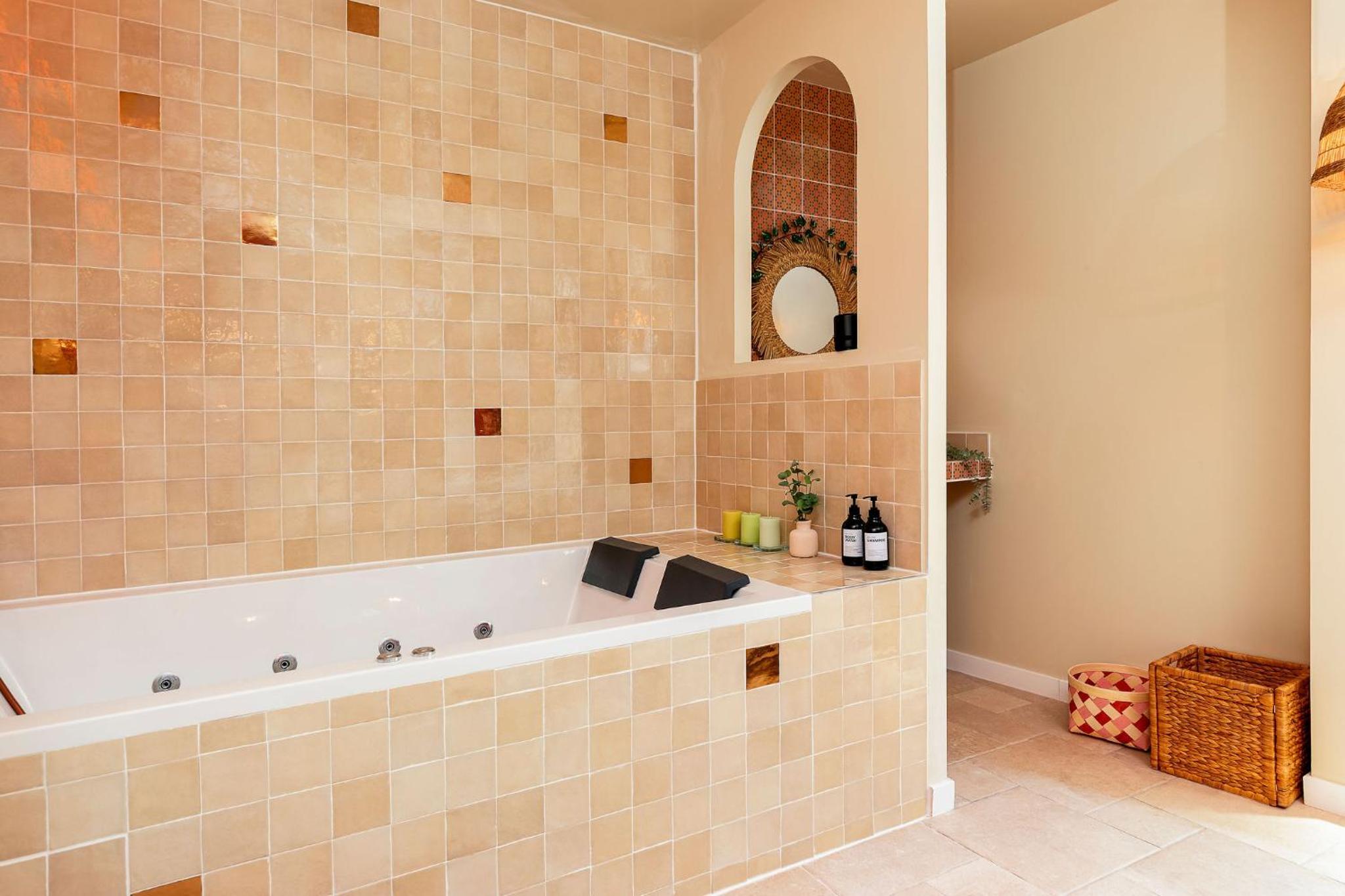 One-Bedroom Apartment with Spa Bath photo 3