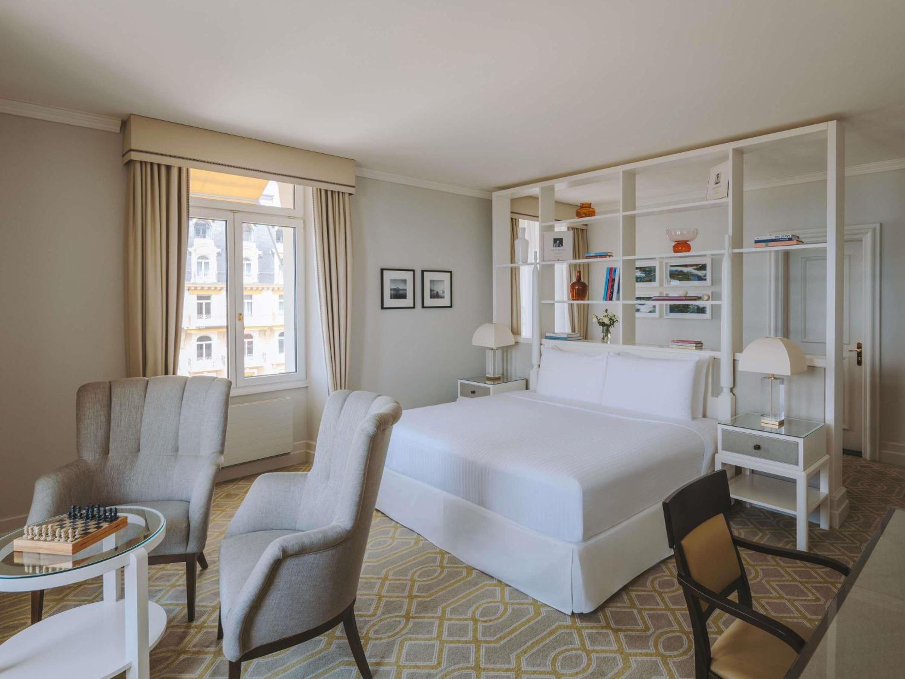 Superior King Room with Lake View - Photo 1