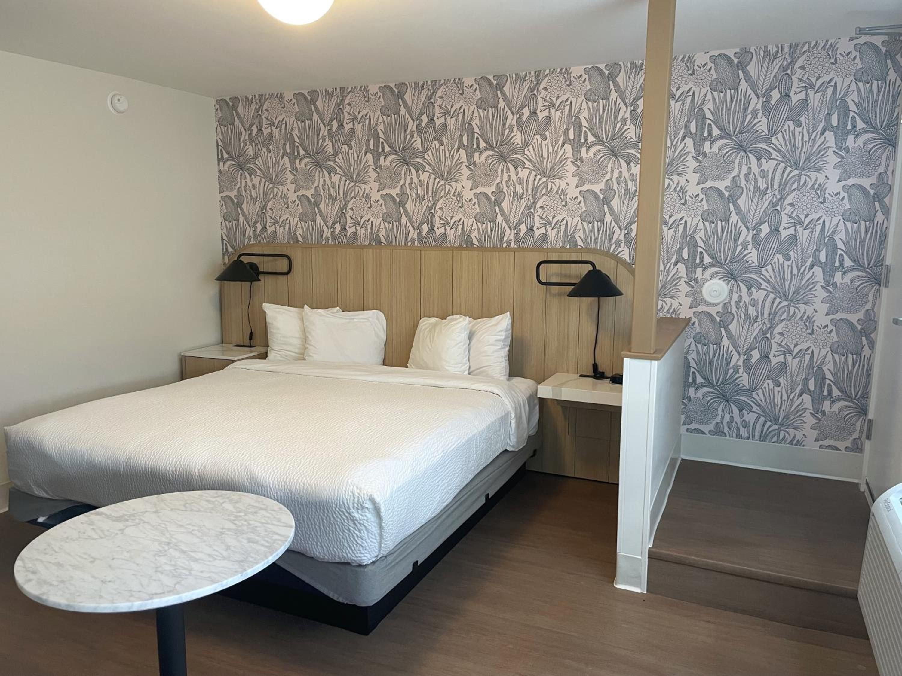 Superior King Room - Photo 4