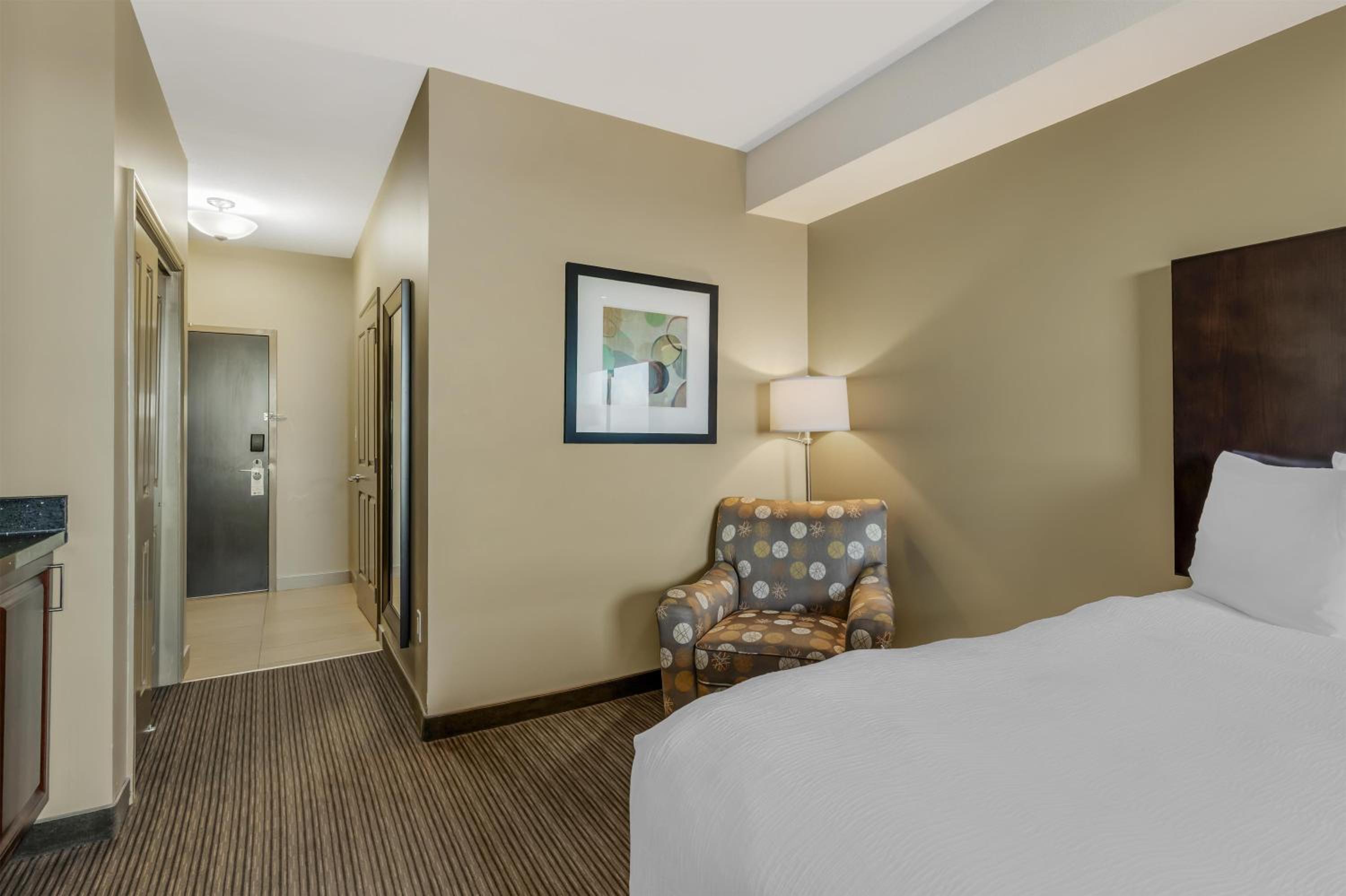 Queen Room with Two Queen Beds and Roll-In Shower - Disability Access