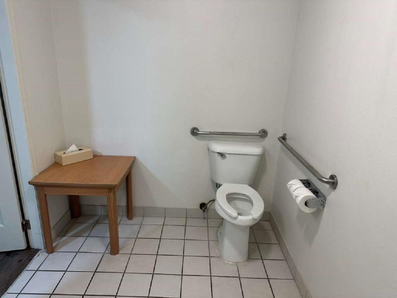 Queen Room - Disability Access