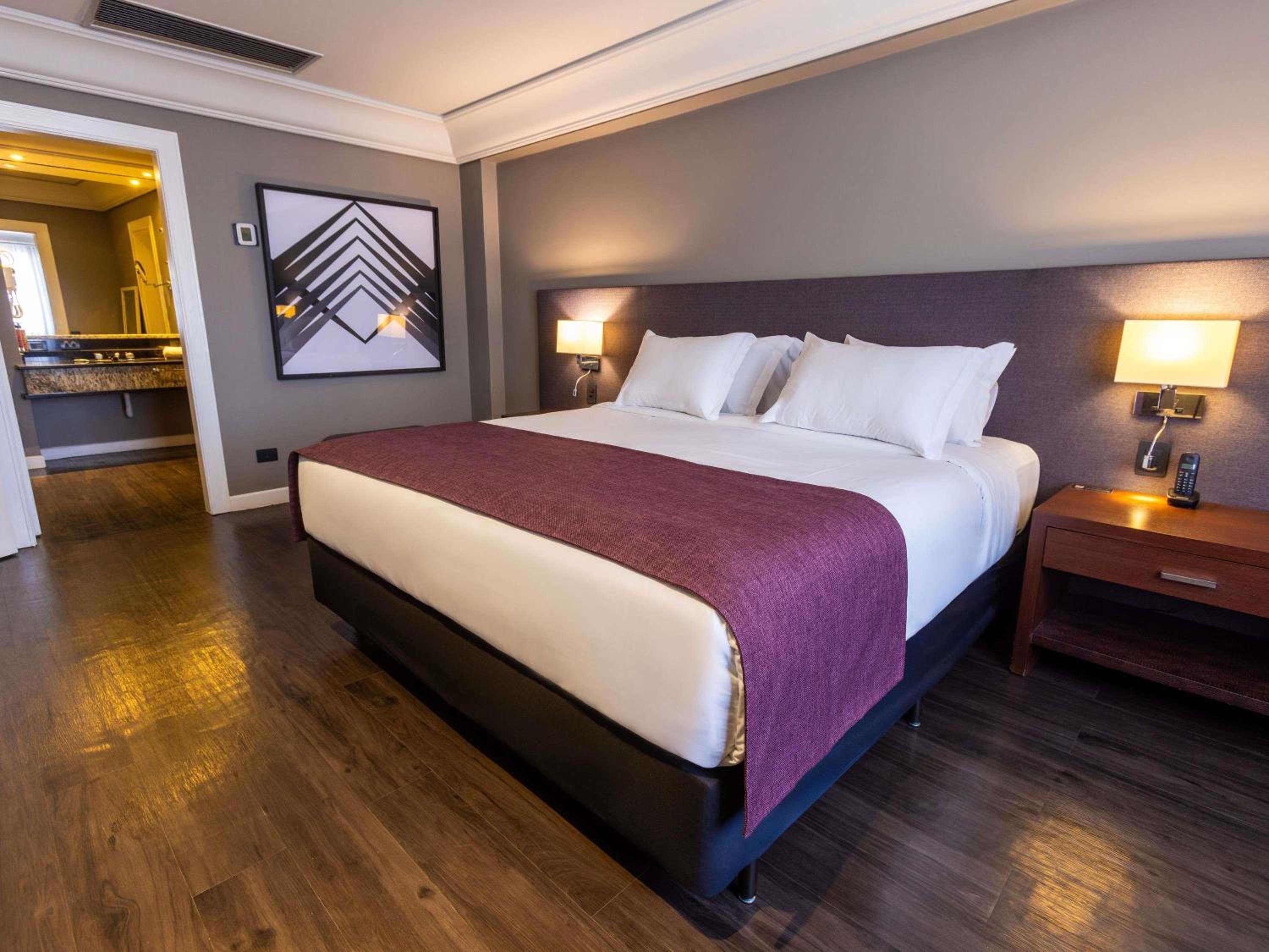 Luxury Suite with One King Bed - Photo 1