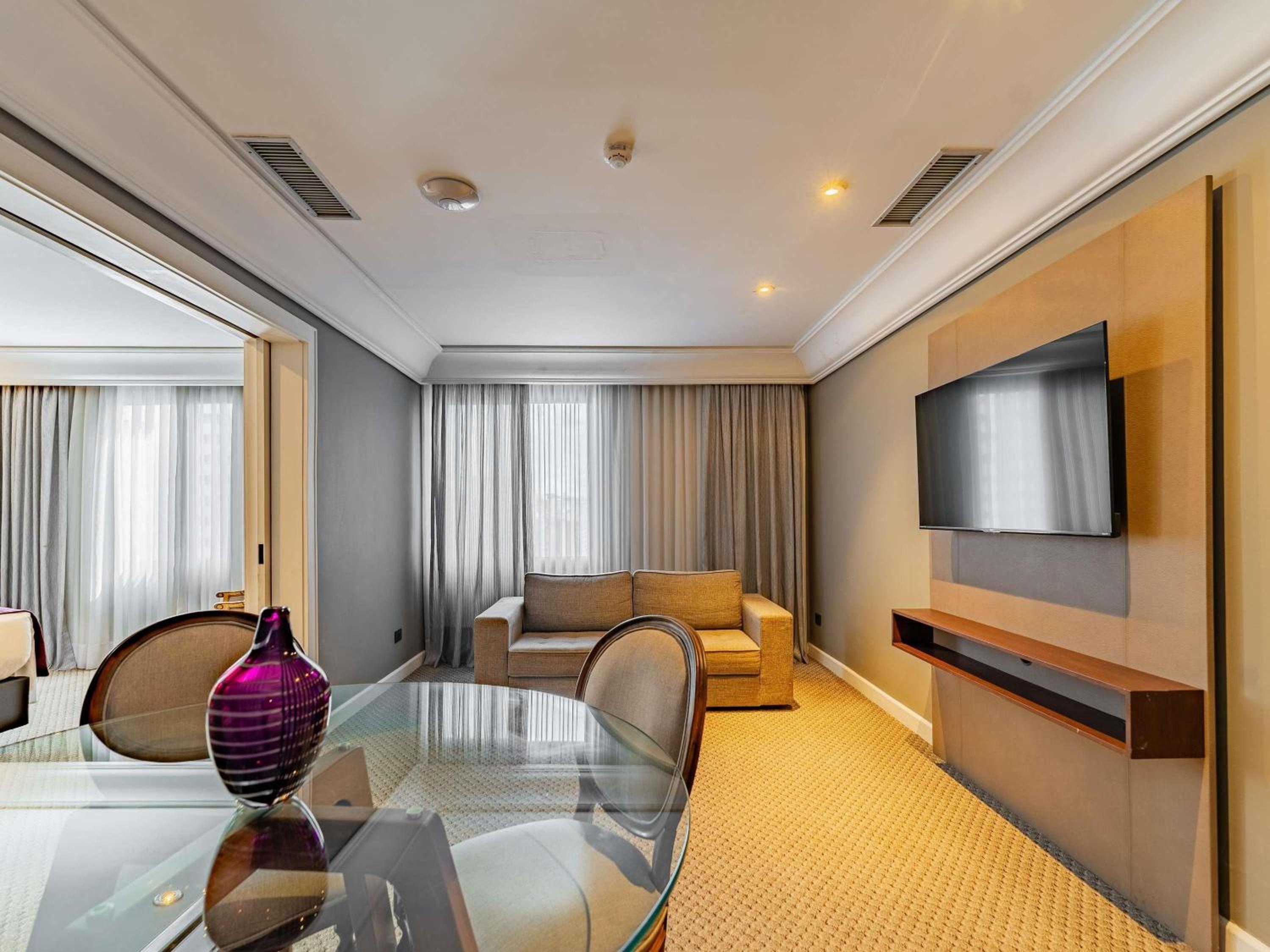 Luxury Suite with One King Bed - Photo 5