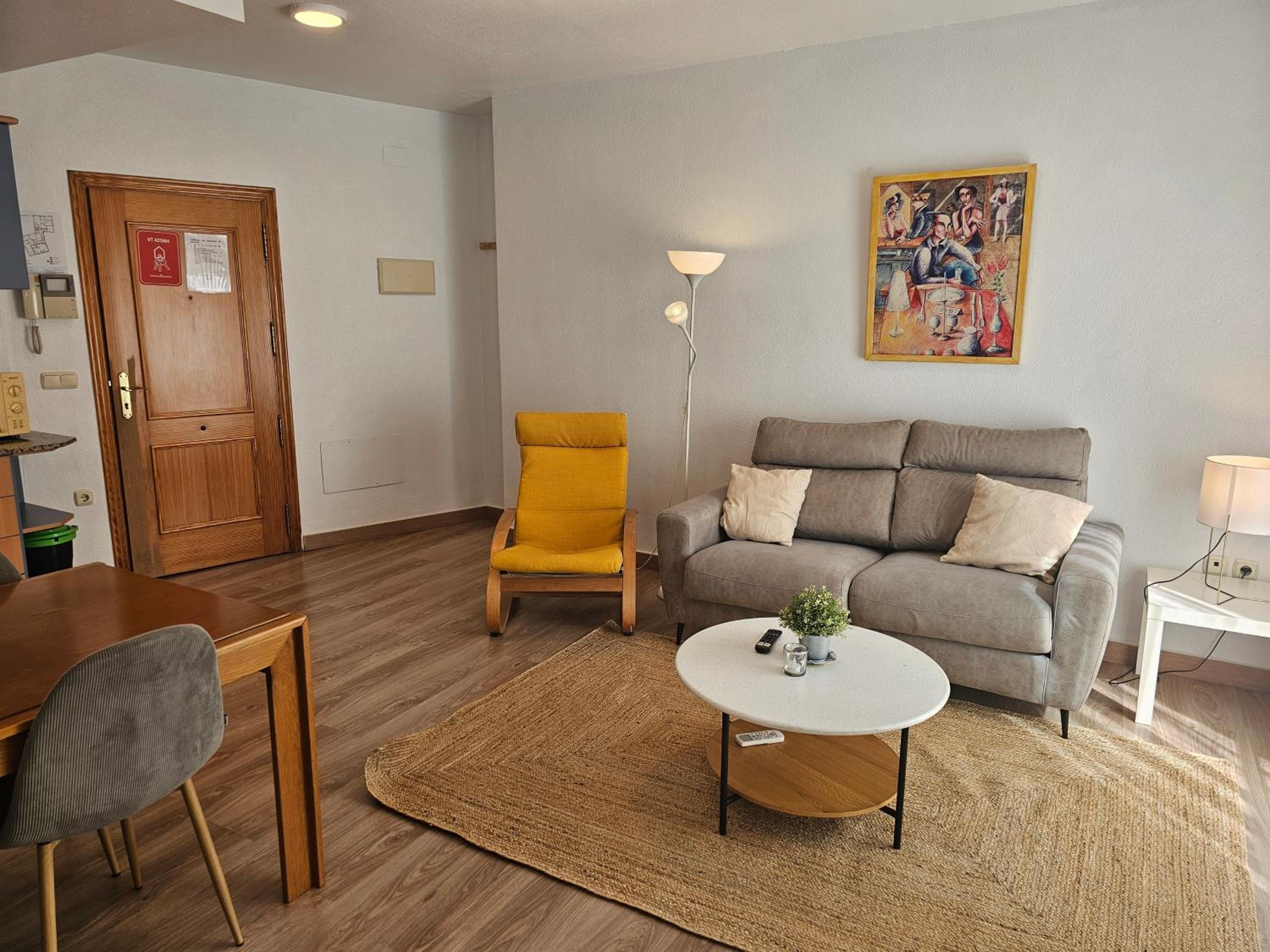 One-Bedroom Apartment