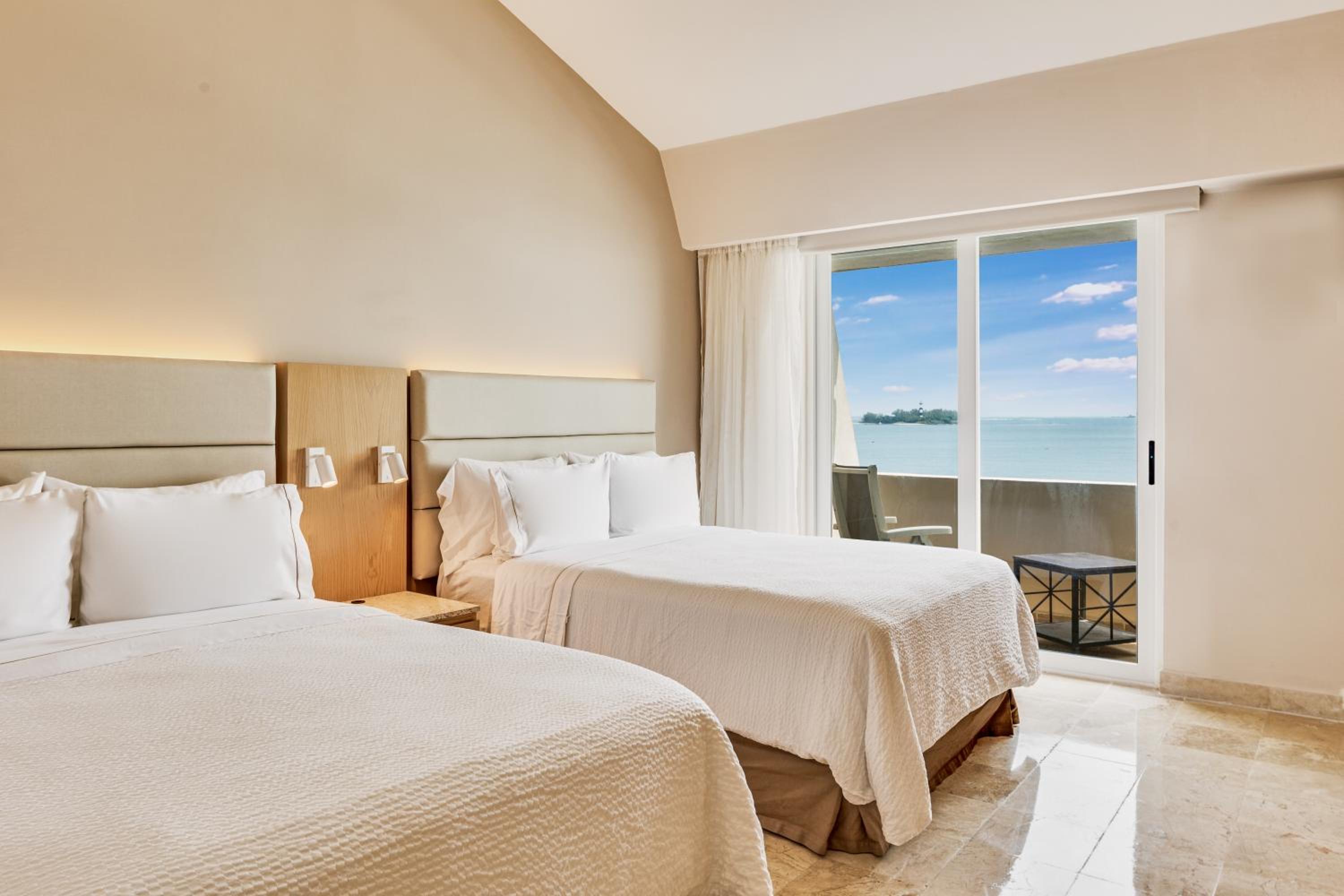 Luxury Room Plus, Ocean Front, 2 Double - Photo 3