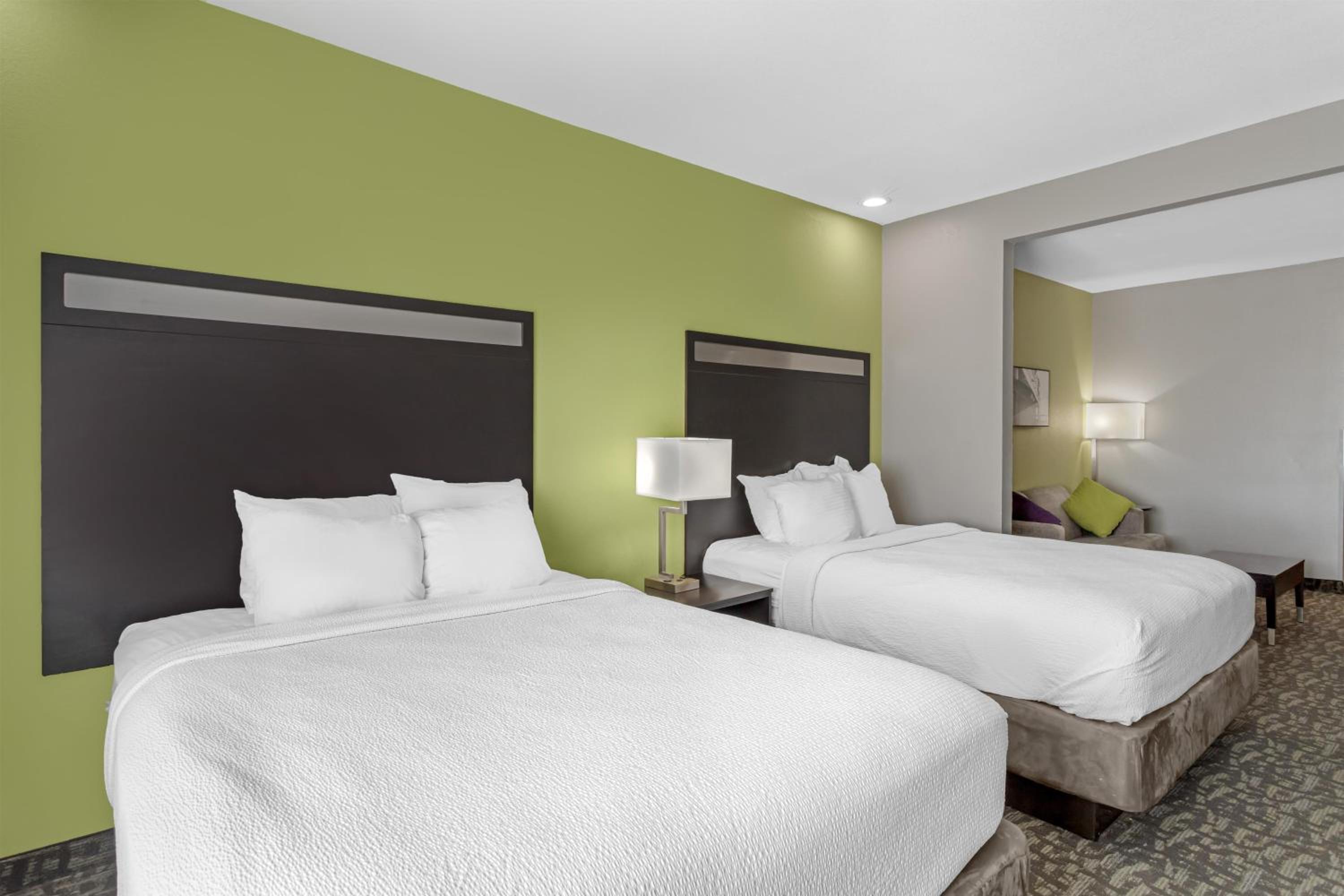 Queen Suite with Two Queen Beds and Bath Tub - Sofa Bed/Disability Access photo 1