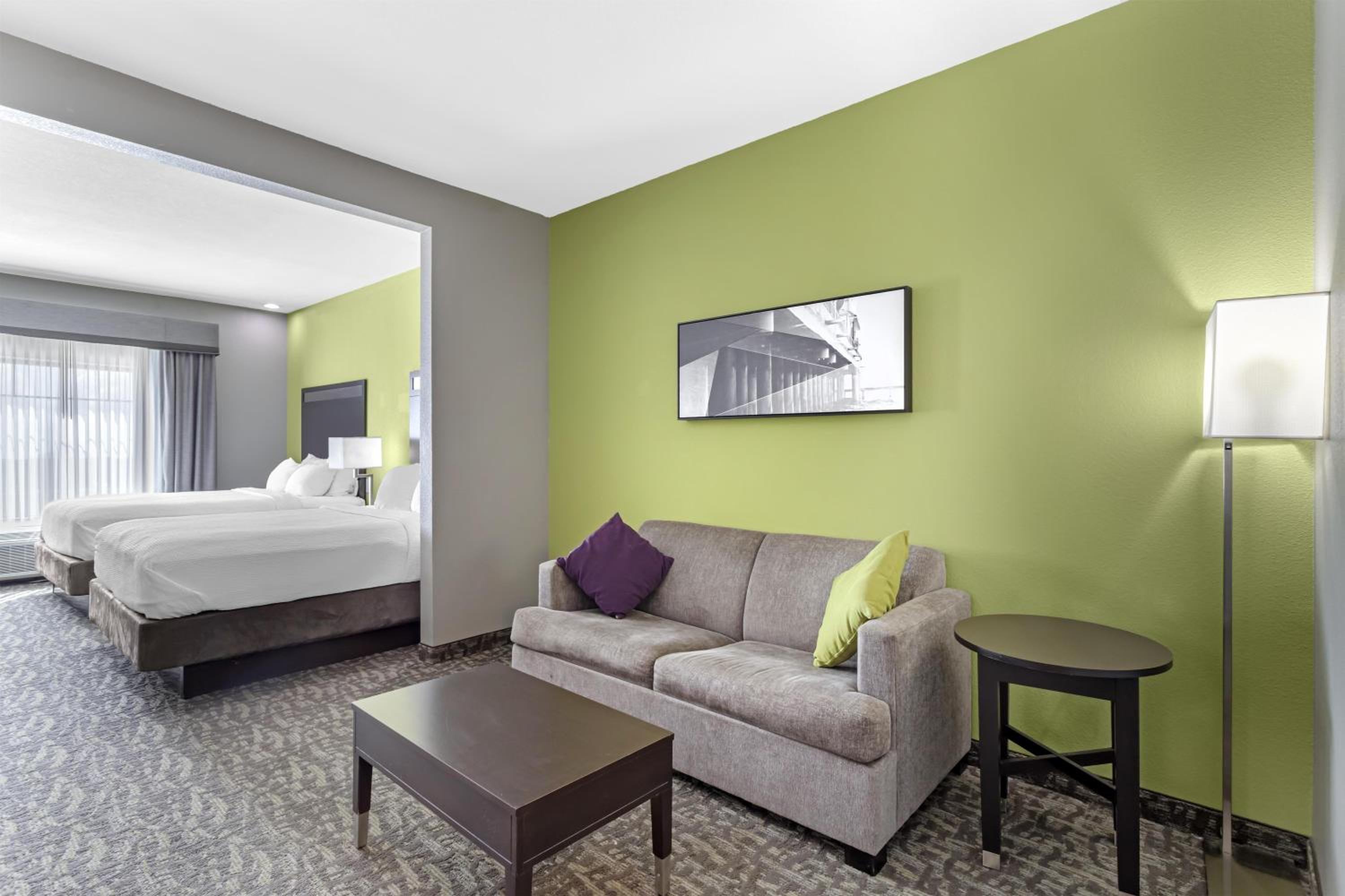 Queen Suite with Two Queen Beds and Bath Tub - Sofa Bed/Disability Access photo 2
