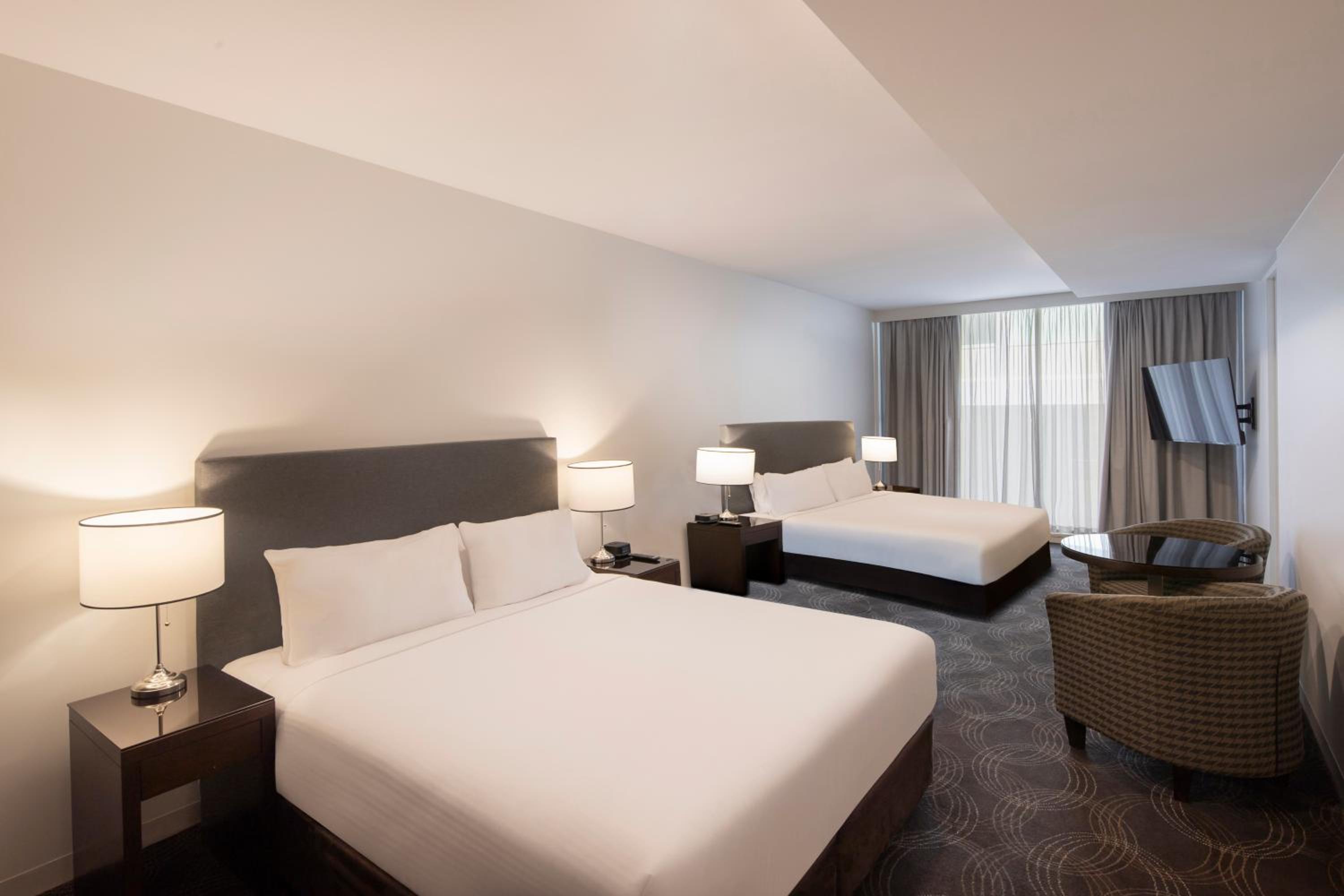 Deluxe Queen Room with Two Queen Beds - Photo 5