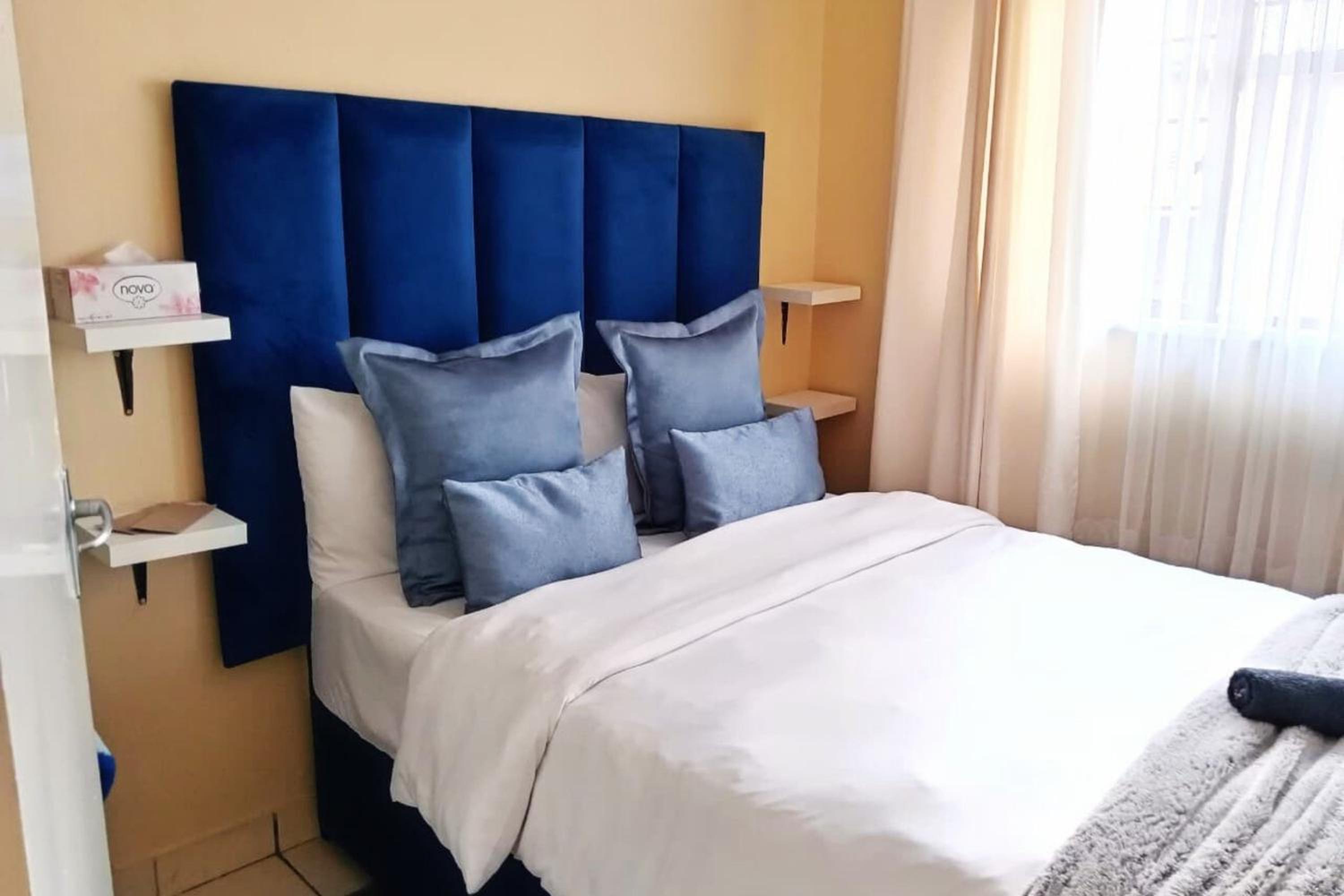 Double Room with Shared Bathroom photo 2