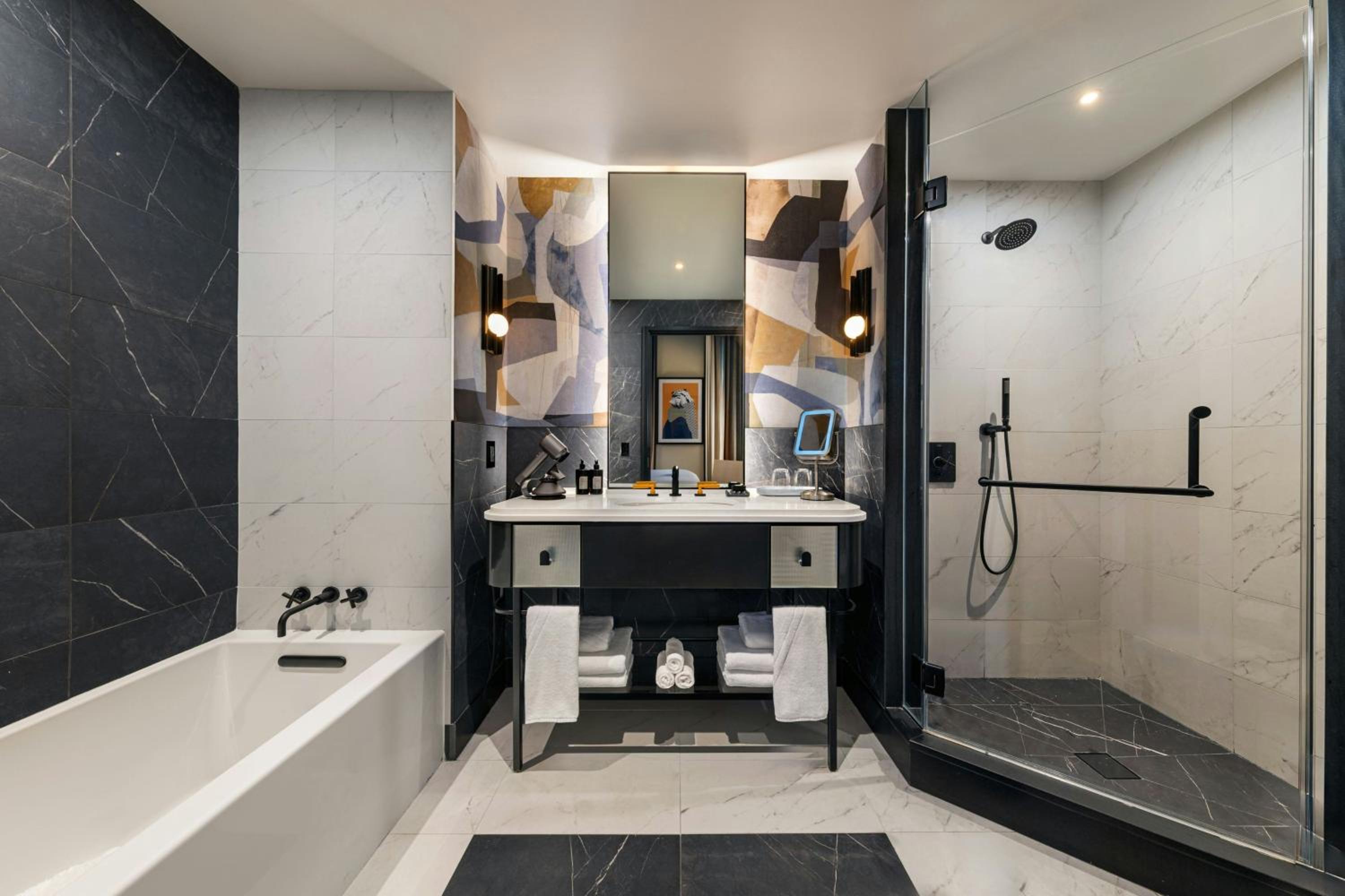 Urban King Suite