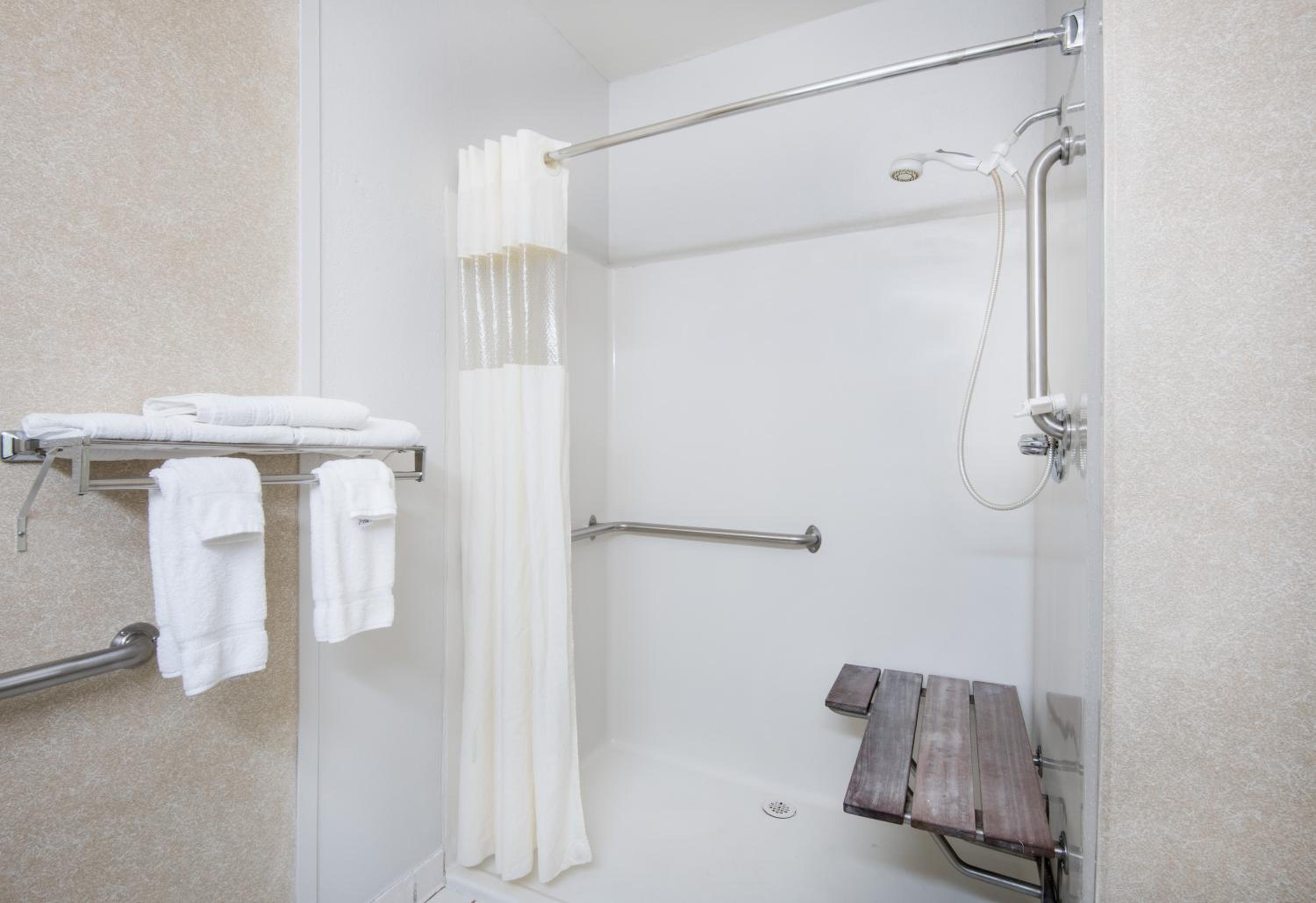 Queen Room - Disability Access/Non-Smoking - Photo 6