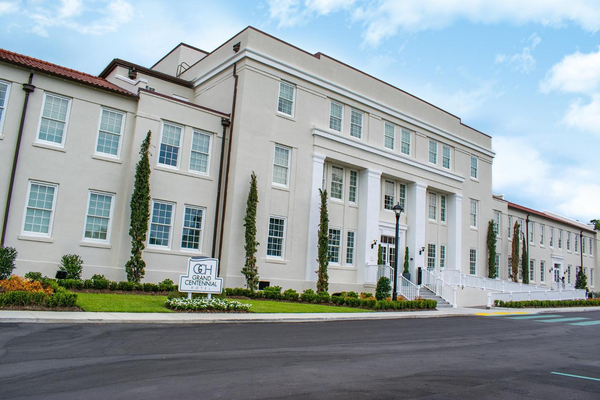 Standard King Grand Centennial Hearing Accessible