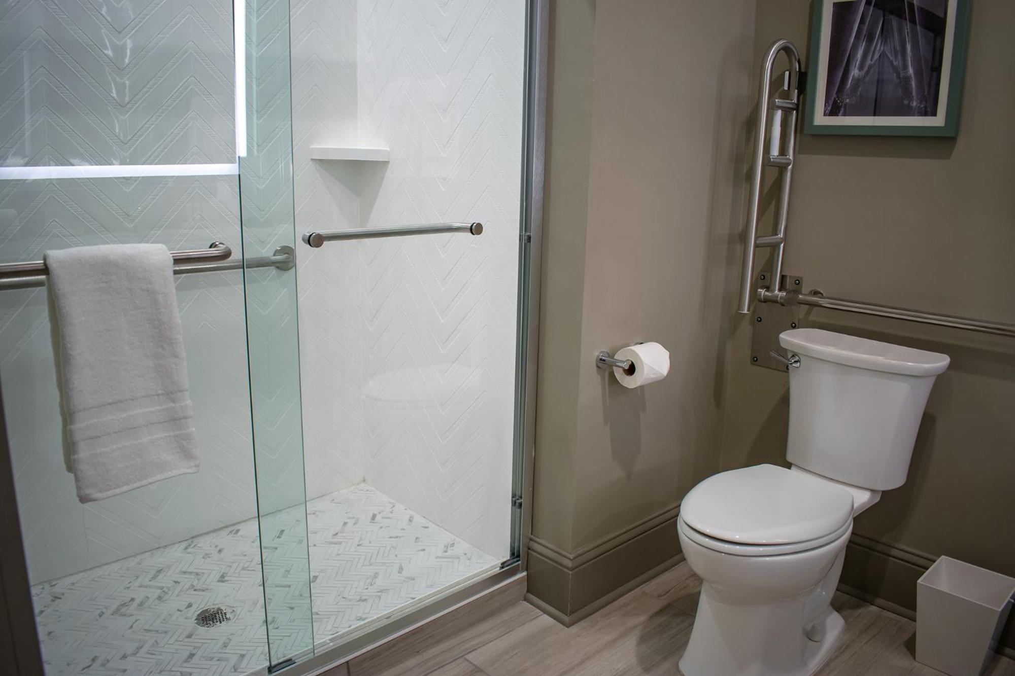 Standard Double Queen Grand Hearing Accessible