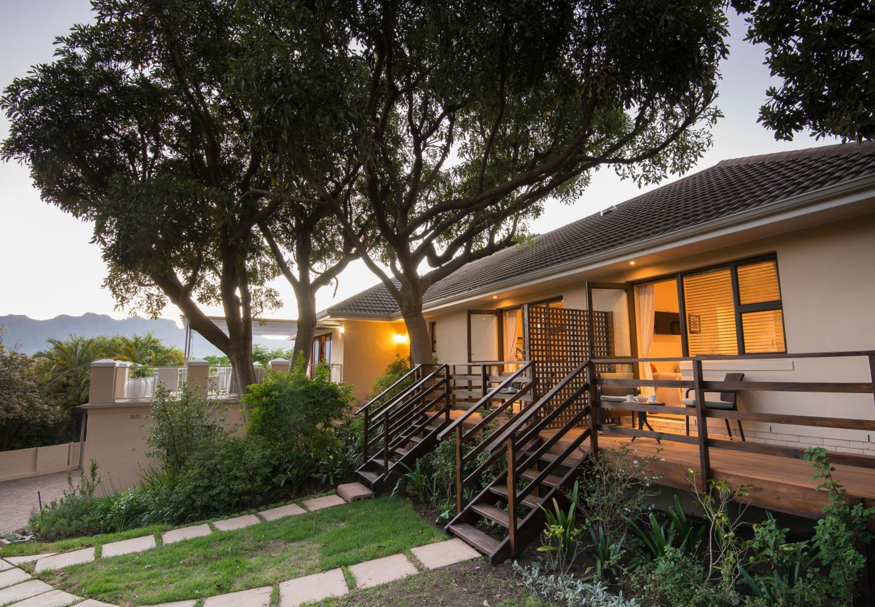 Deluxe Double or Twin Room with Garden View - Photo 8