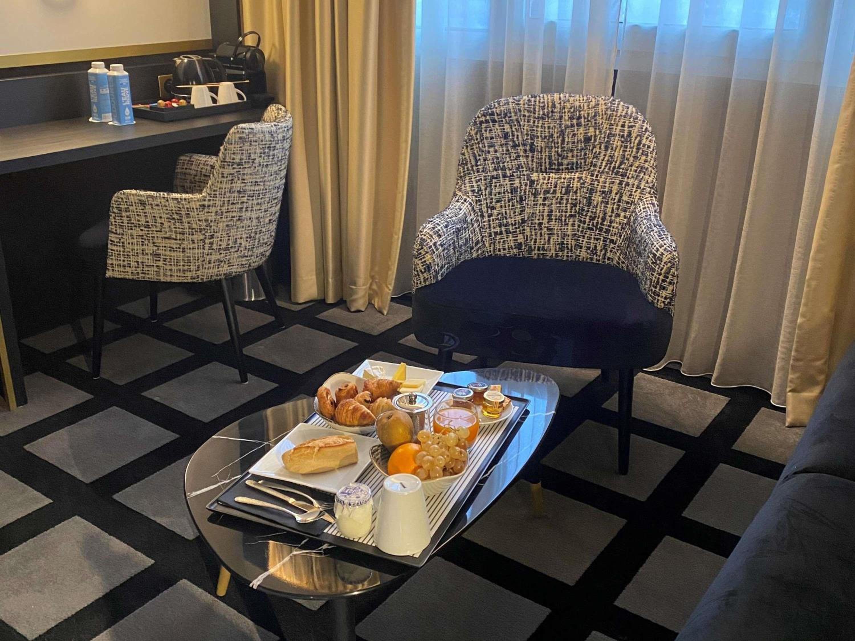Junior Suite King with View