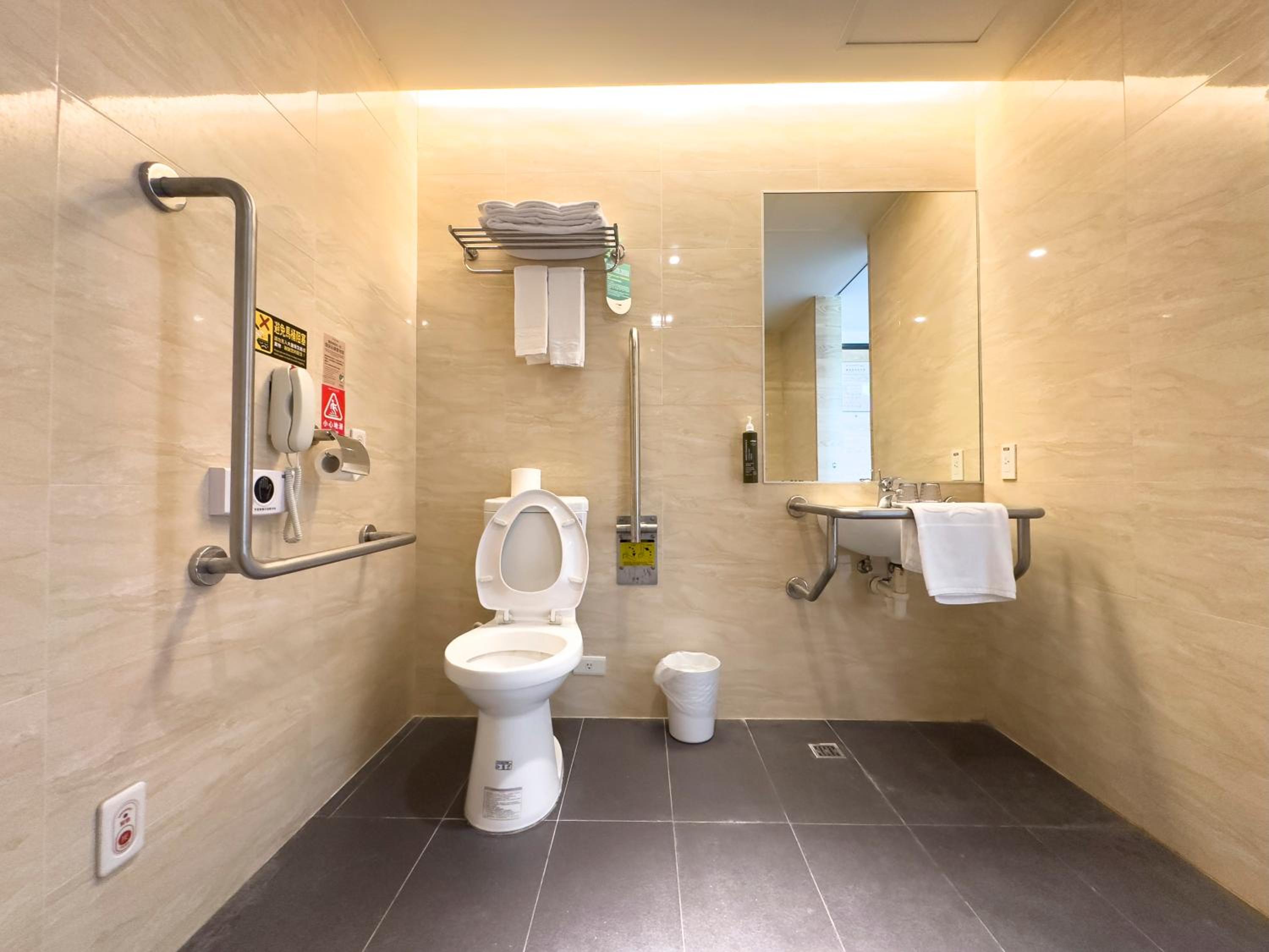 Double Room - Disability Access photo 2