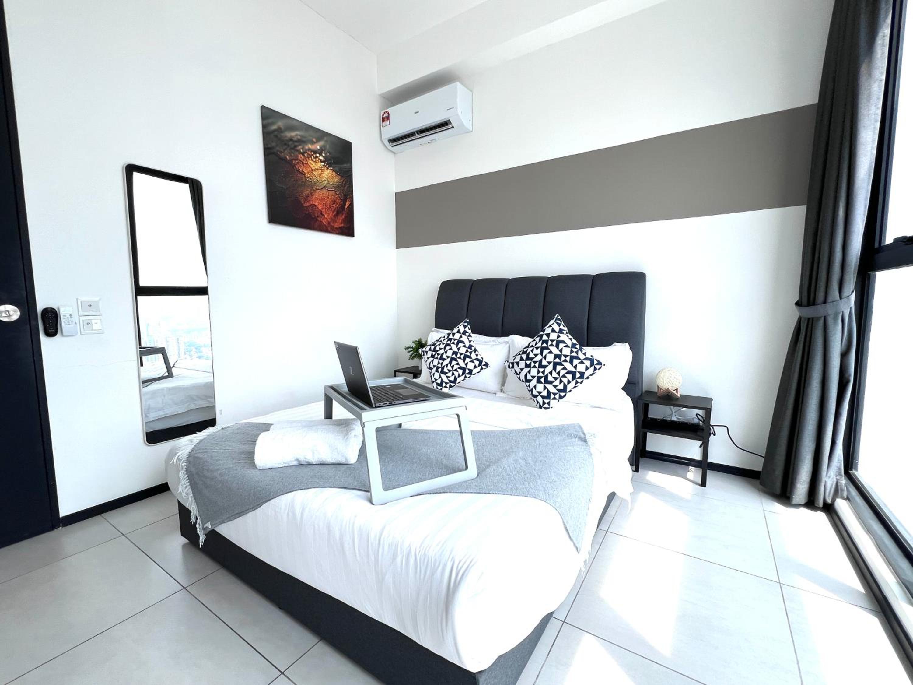 Three-Bedroom Apartment - Oceanfront photo 2