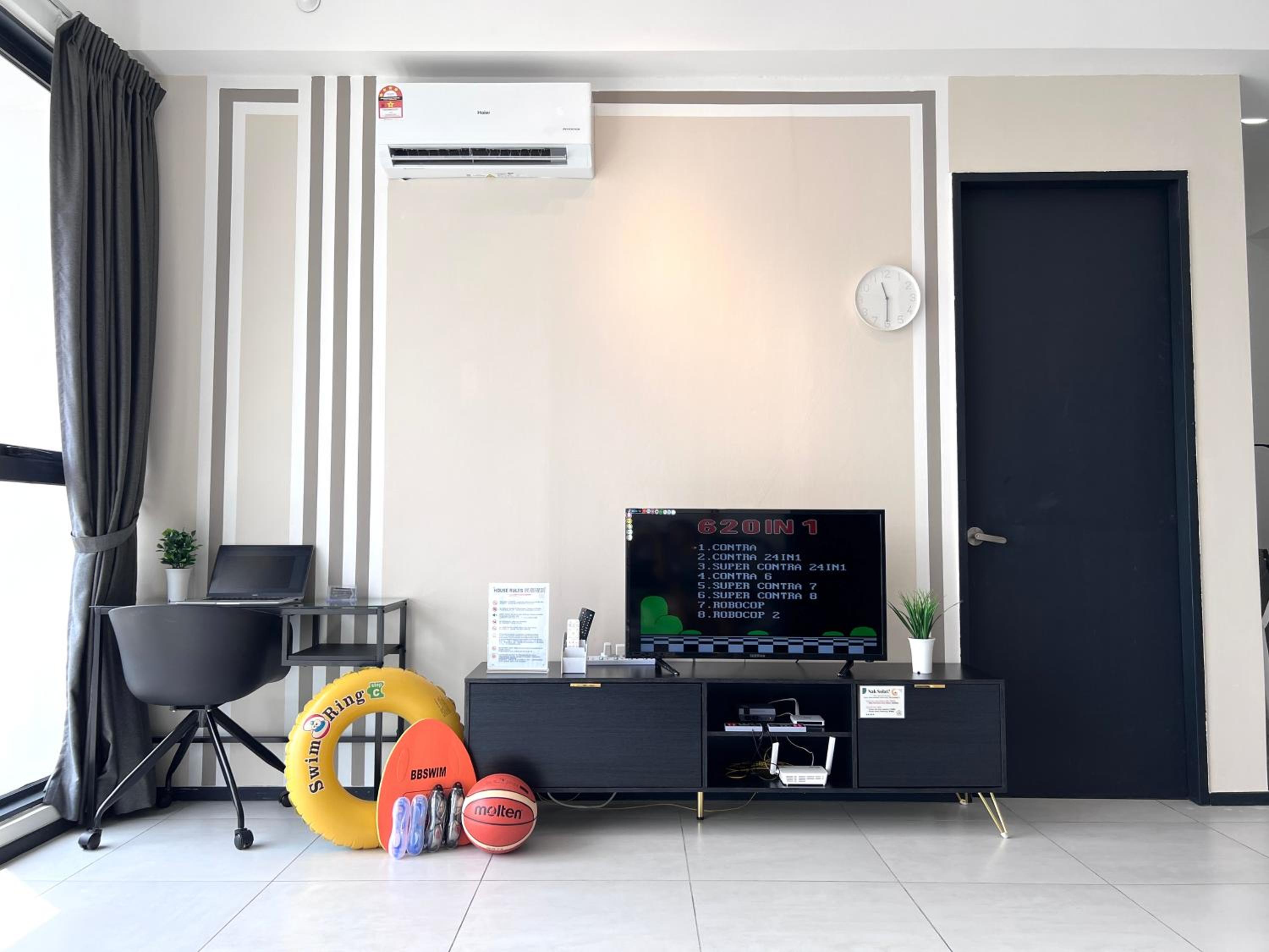 Three-Bedroom Apartment - Oceanfront photo 1
