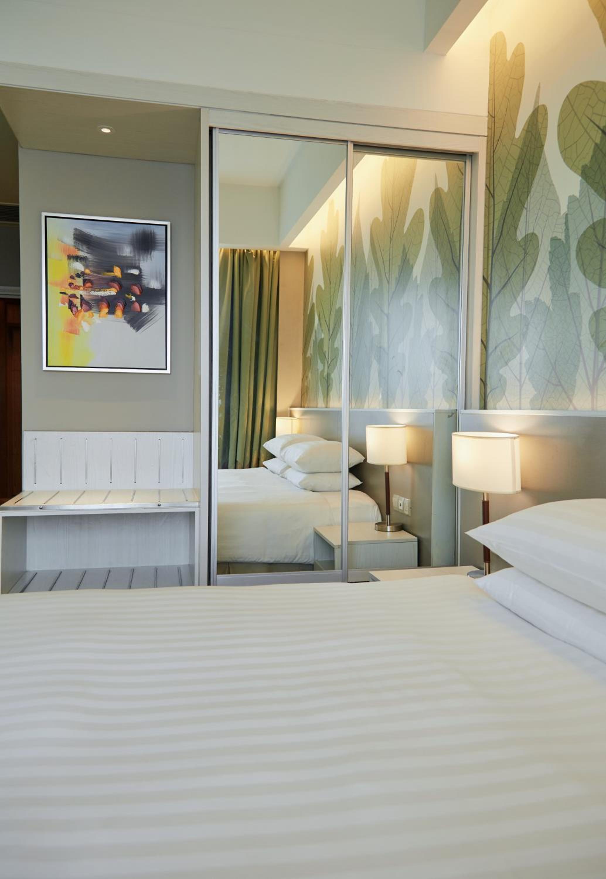 Deluxe King Room photo 2
