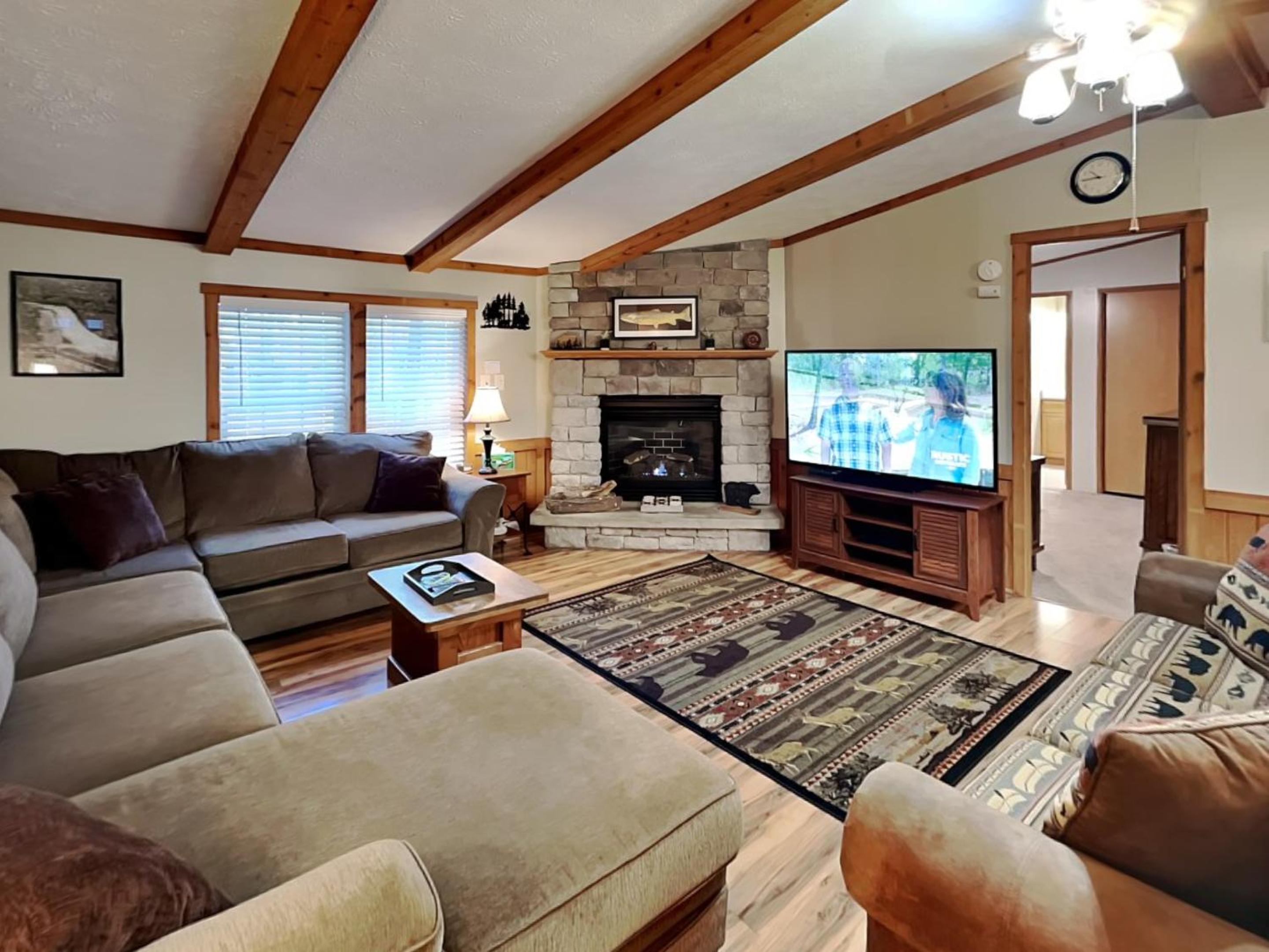 Three-Bedroom House photo 3