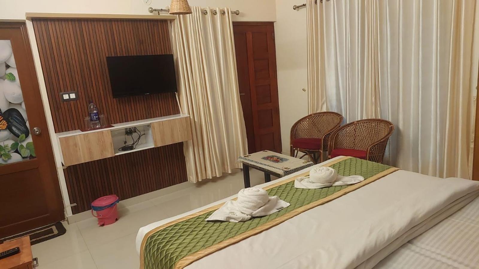 Deluxe Double or Twin Room with Balcony photo 2