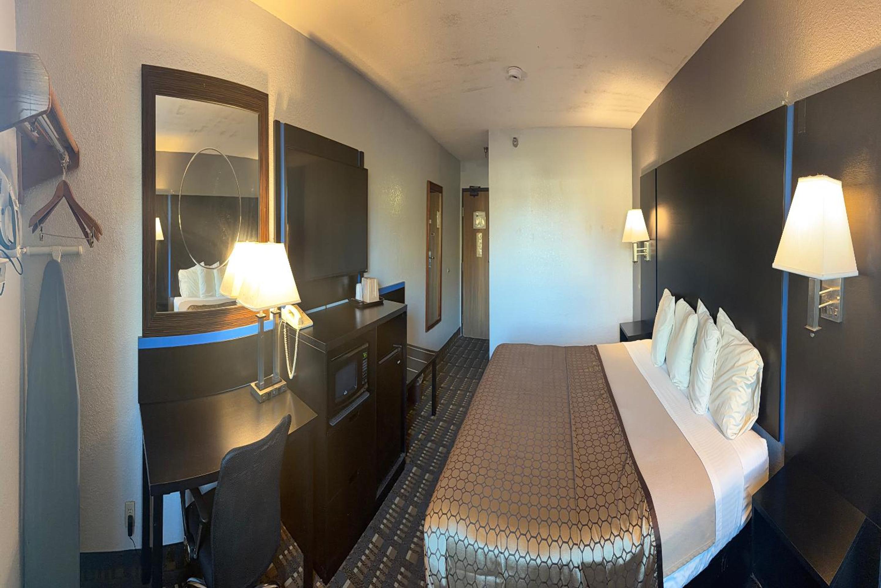 Coratel Inn and Suites by Jasper Stillwater, Photo 4