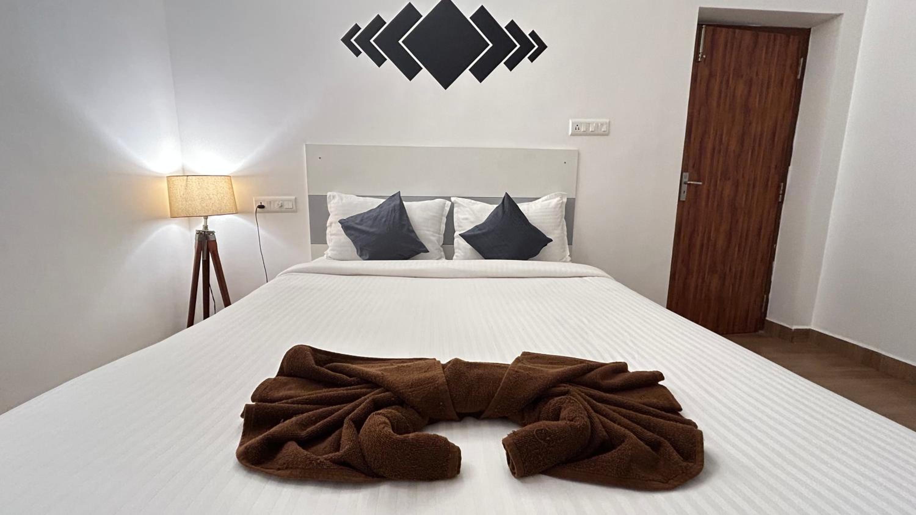 One-Bedroom Apartment - Photo 2