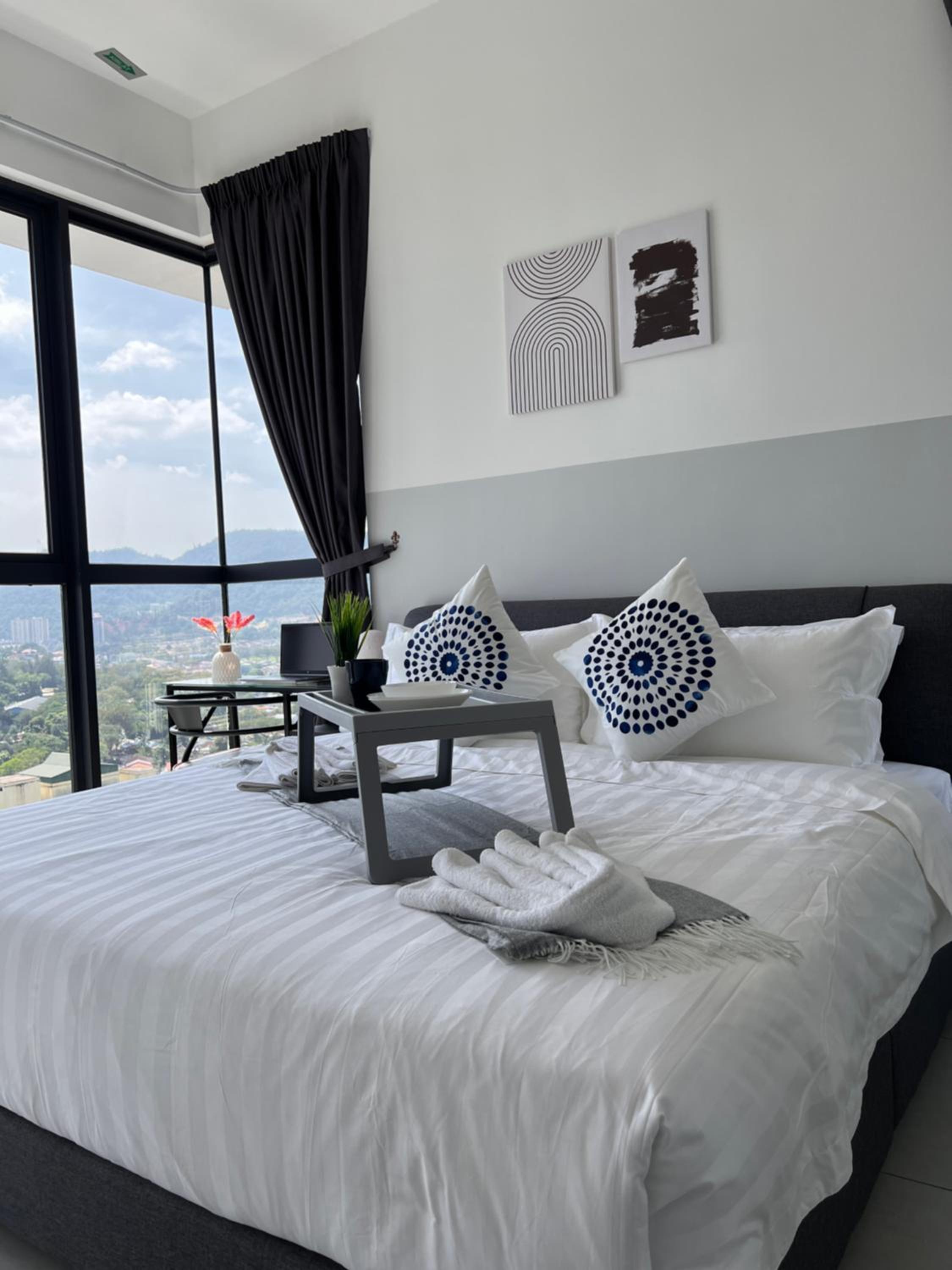 Three-Bedroom Apartment with Ocean View photo 3