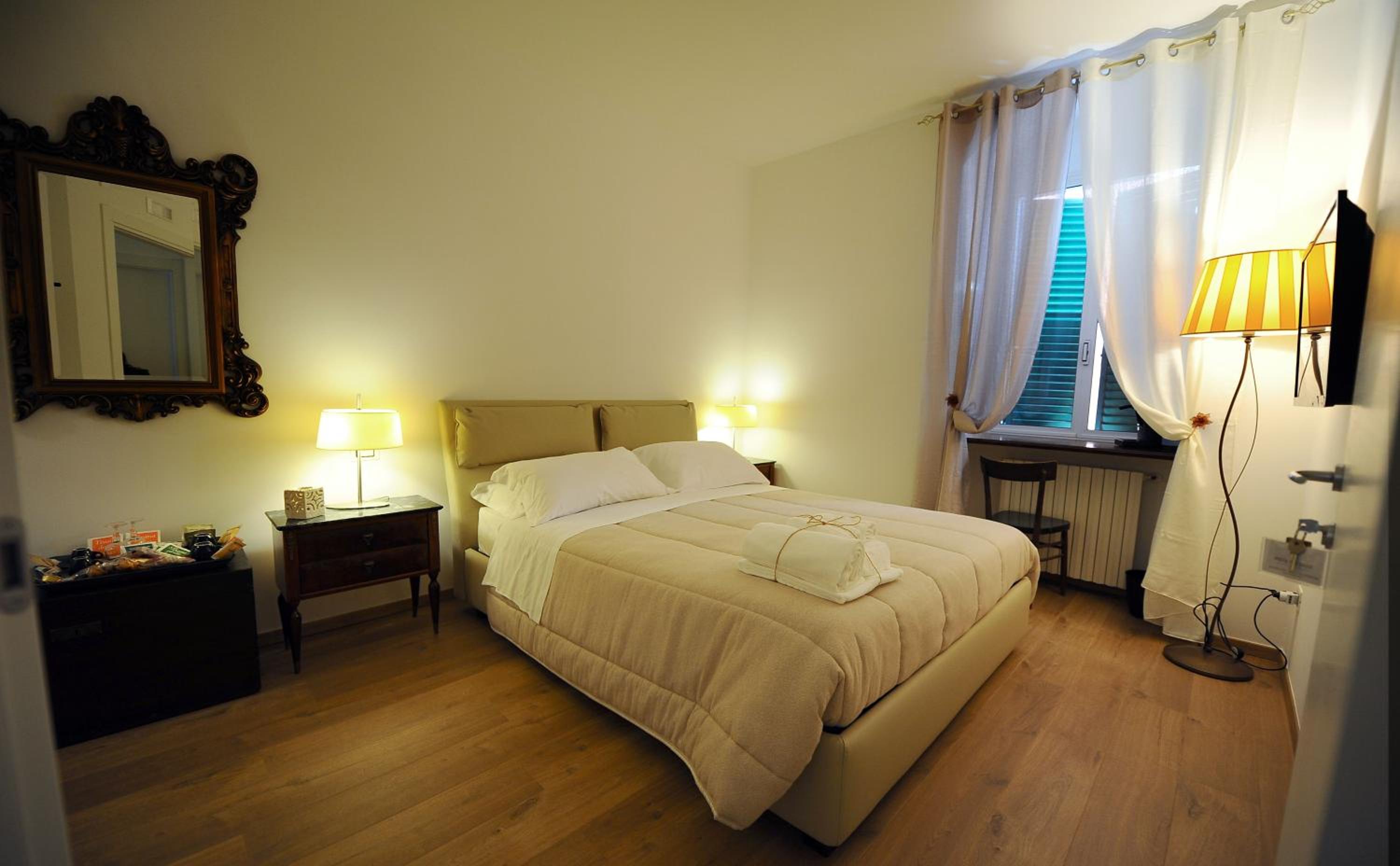 Deluxe Room - Photo 8