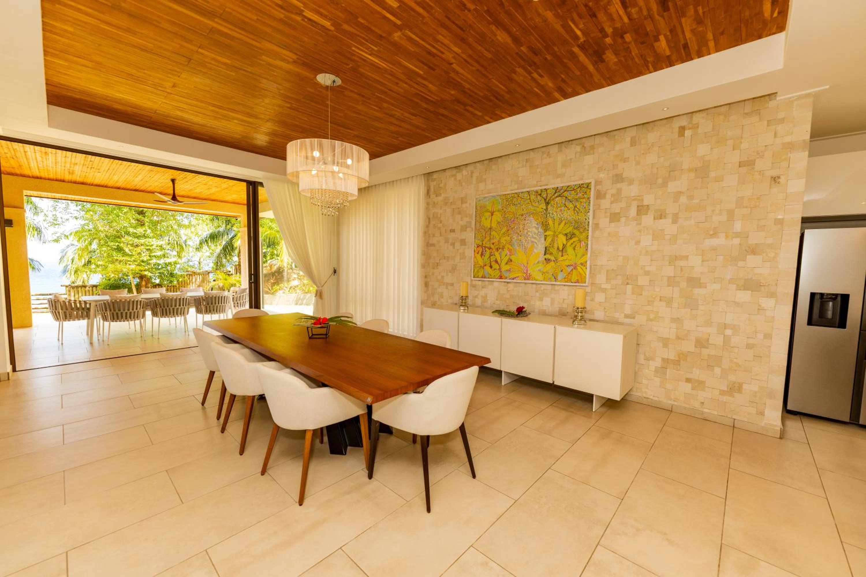 Four-Bedroom Villa with Private Pool photo 2